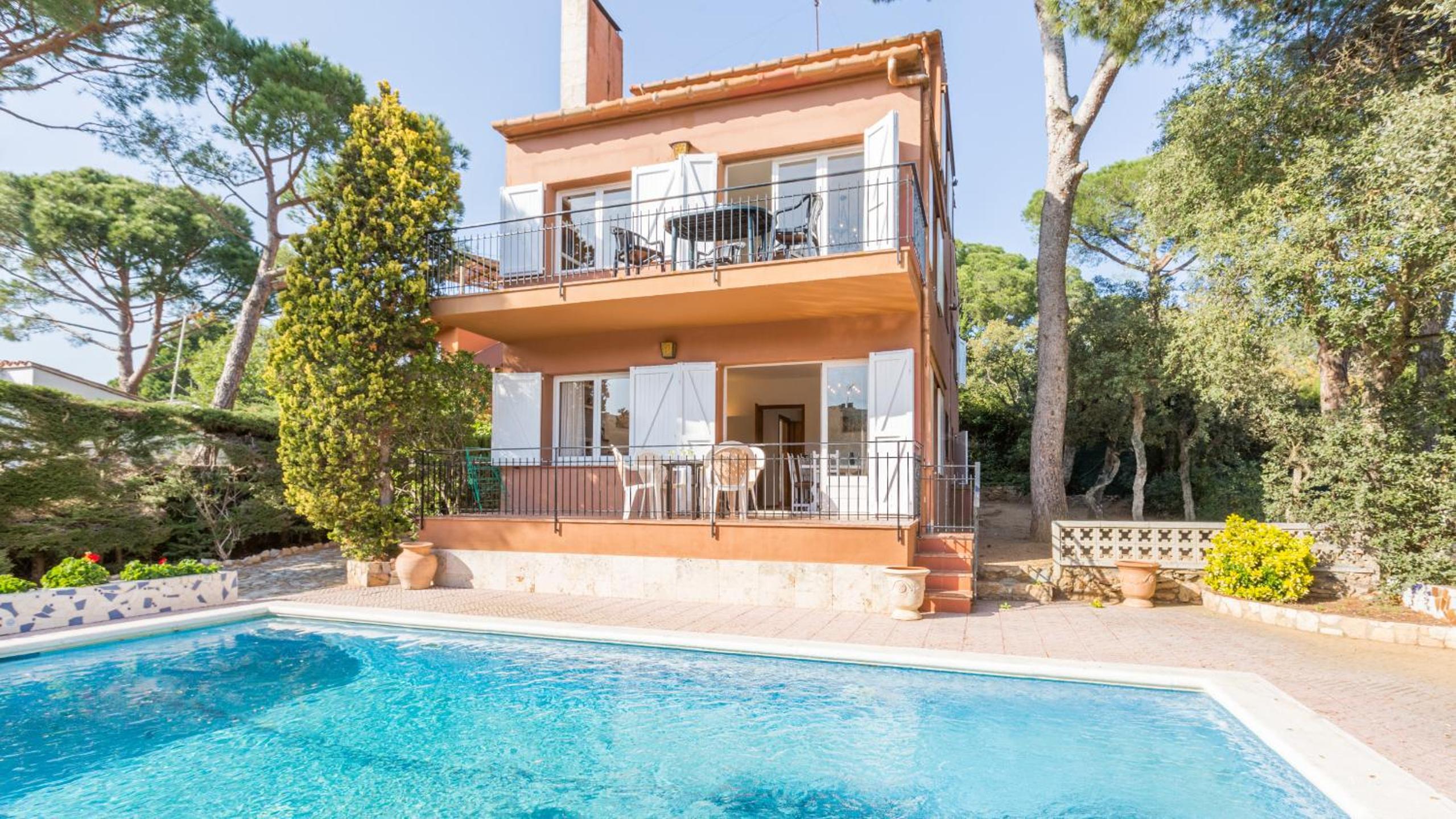 1Benet 1 - Calella de Palafrugell view 2