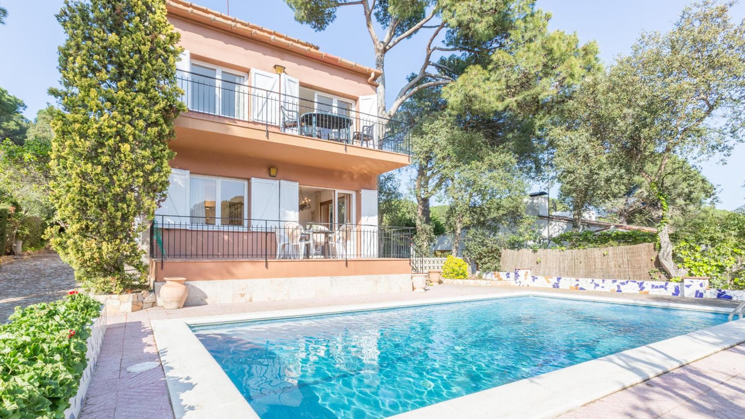 1Benet 1 - Calella de Palafrugell view 3