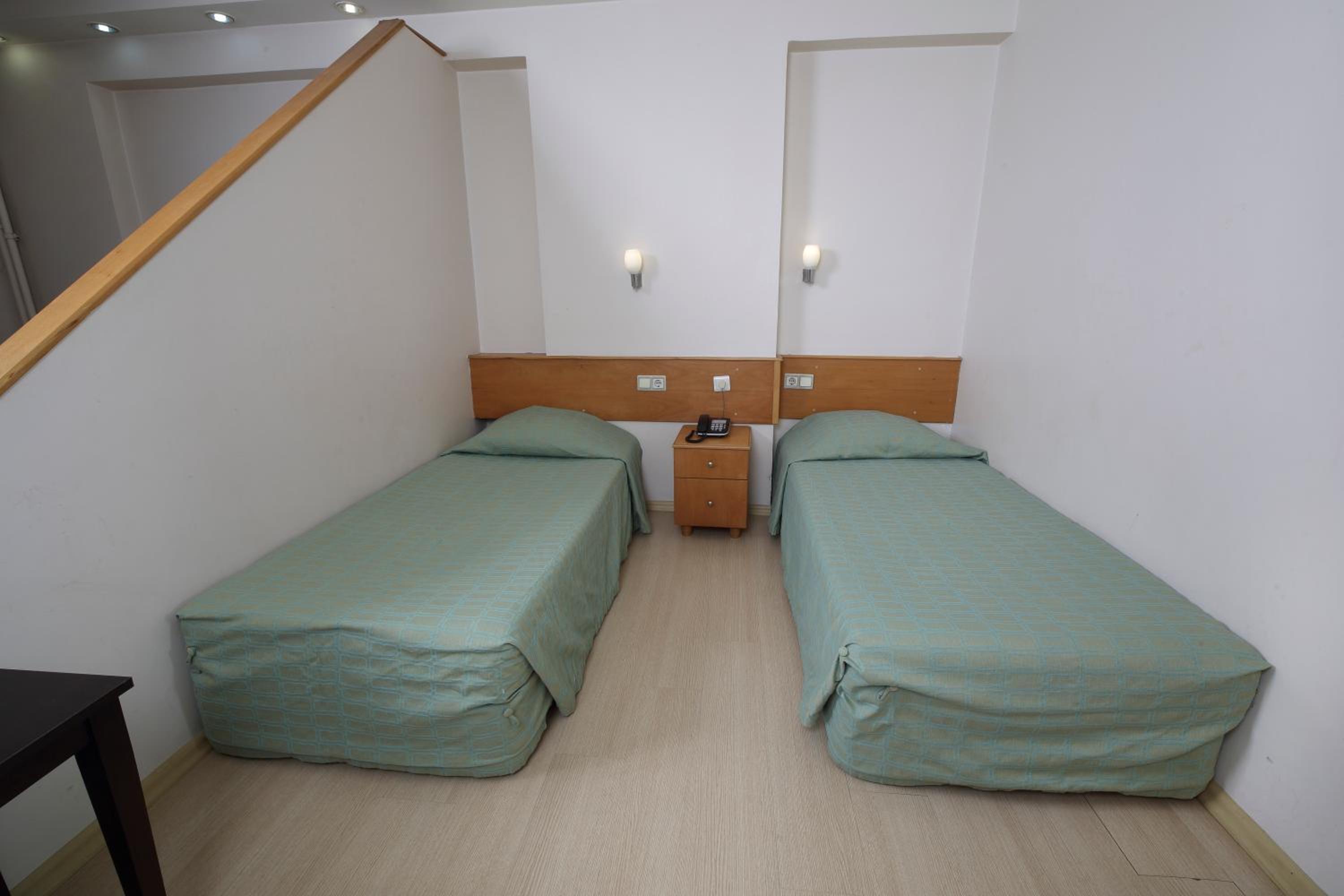 Entes Apart - Image 21