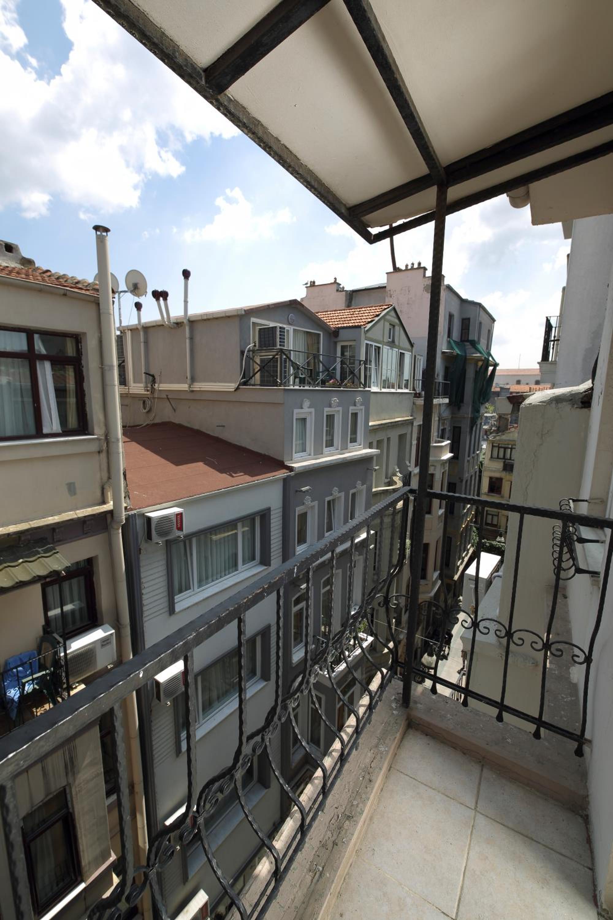 Entes Apart - Image 22