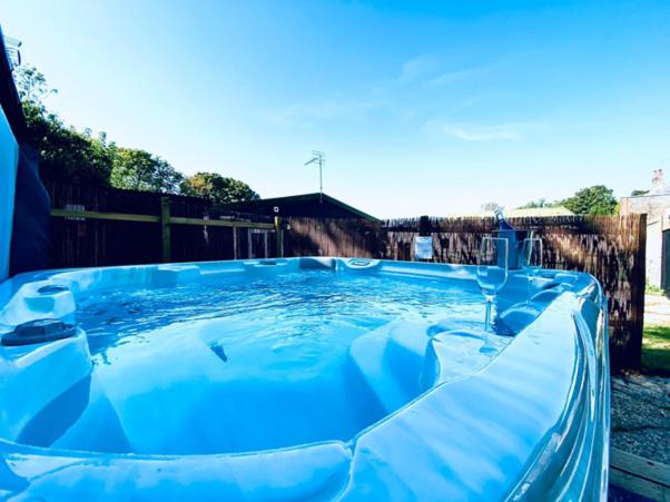 5 Bed Barn Conversion - with private hot tub view 4