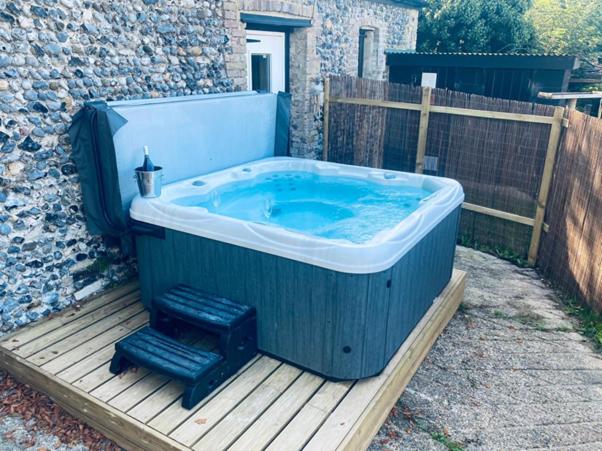 5 Bed Barn Conversion - with private hot tub view 2