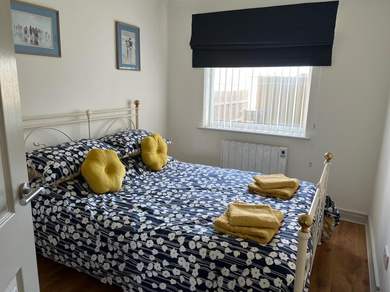 Gone To The Beach Flat 1 view 5