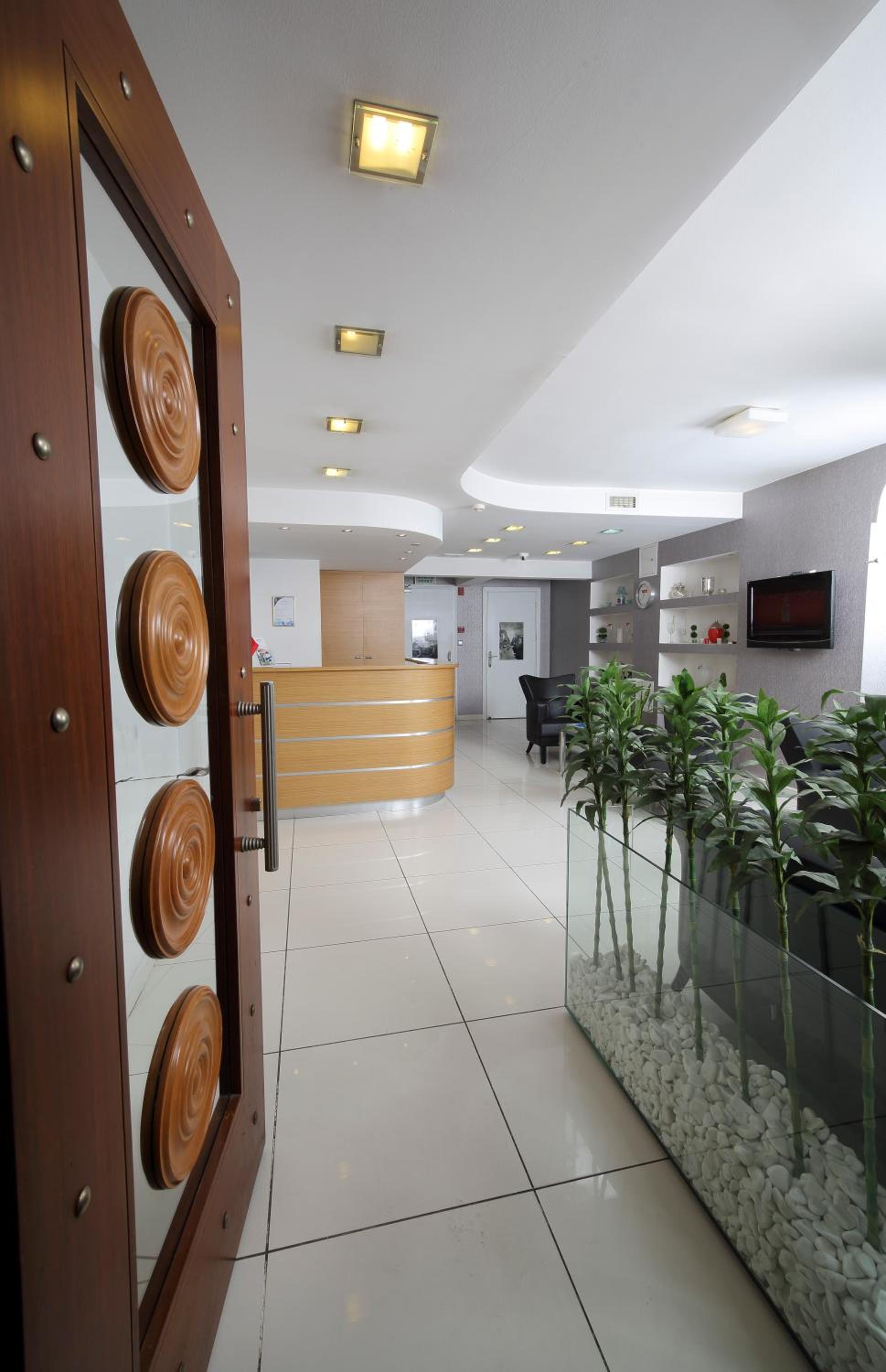 Entes Apart - Image 23