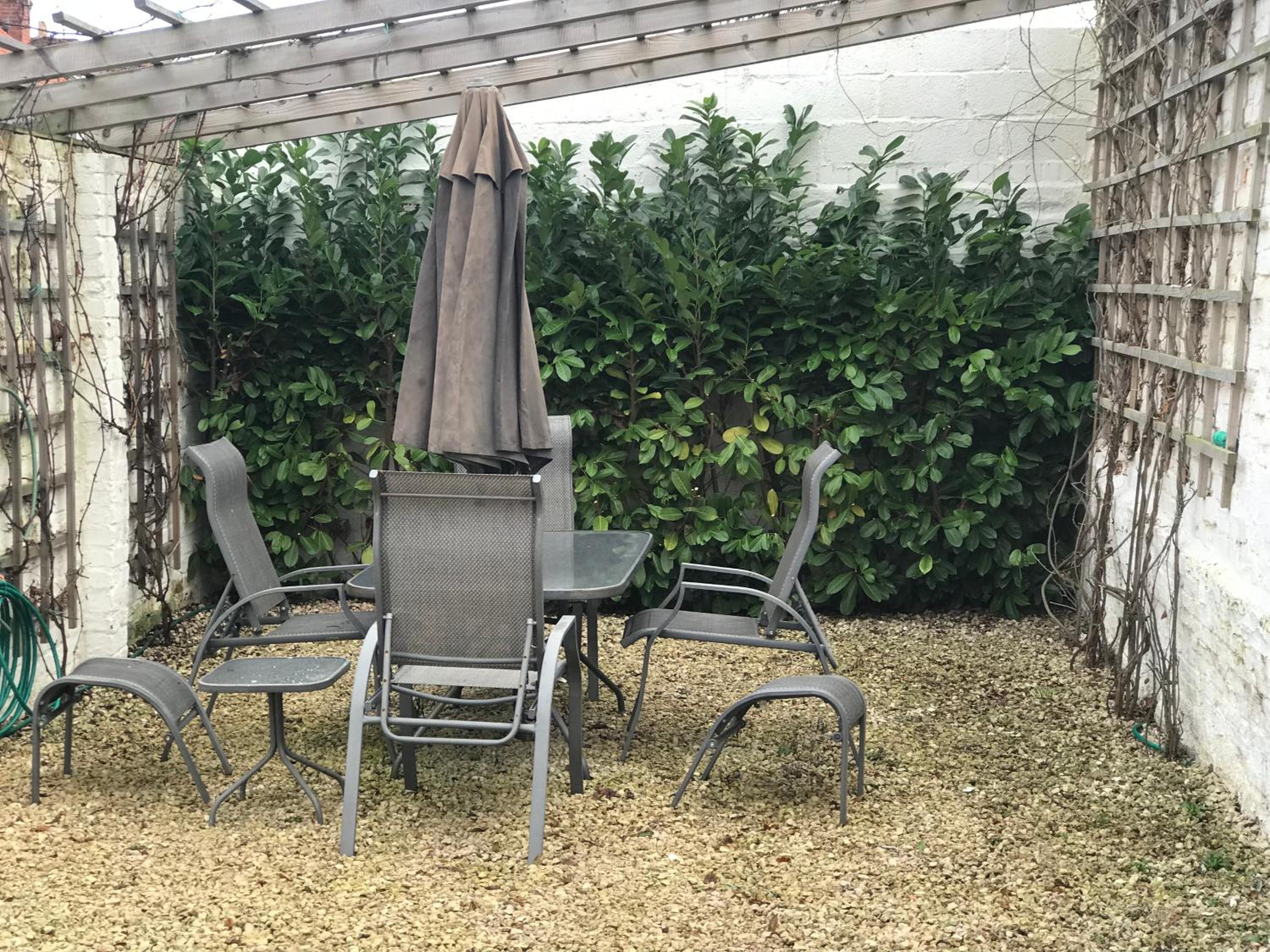 Cozy lodge with private garden and bbq view 5