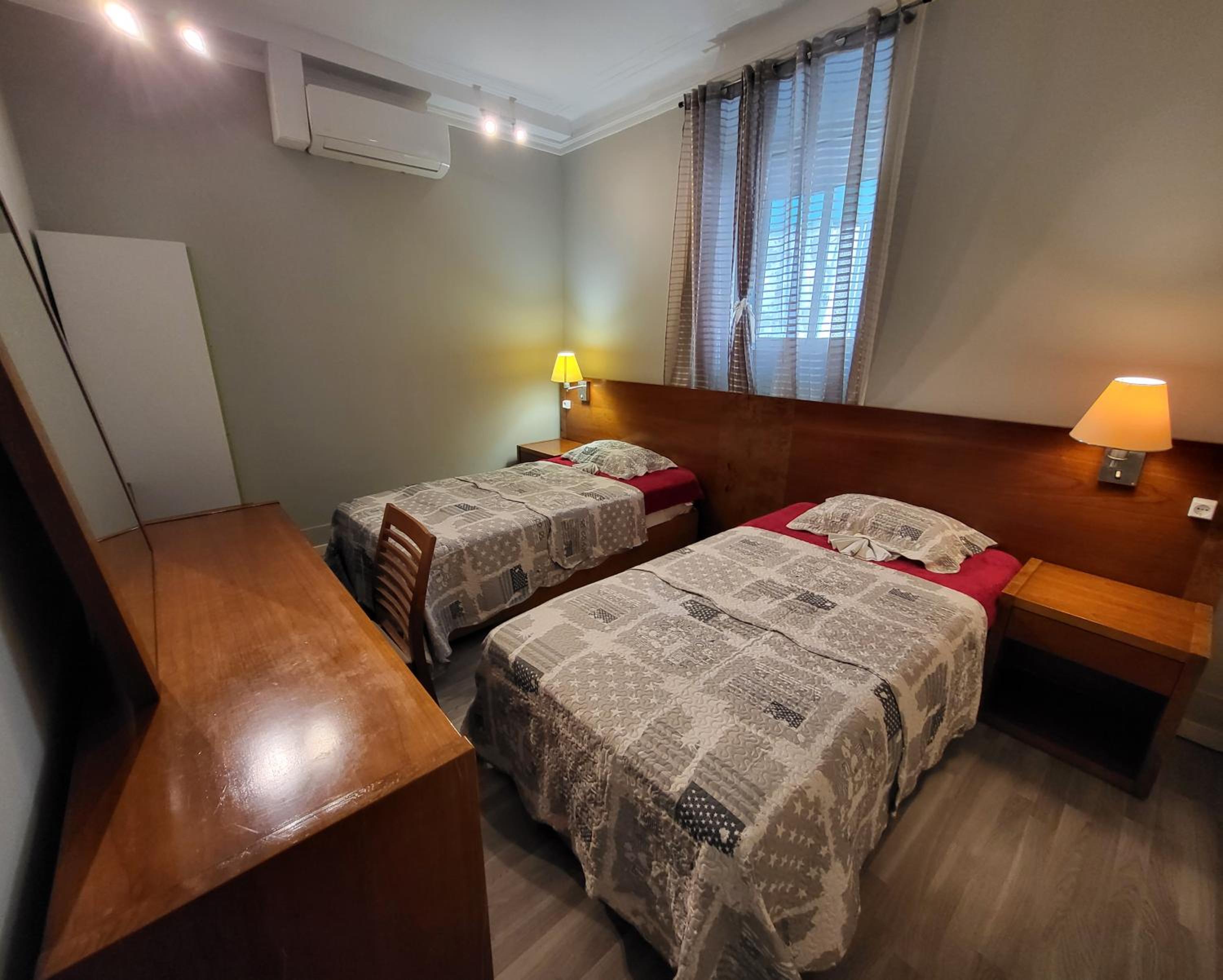Hostel Seven Hills