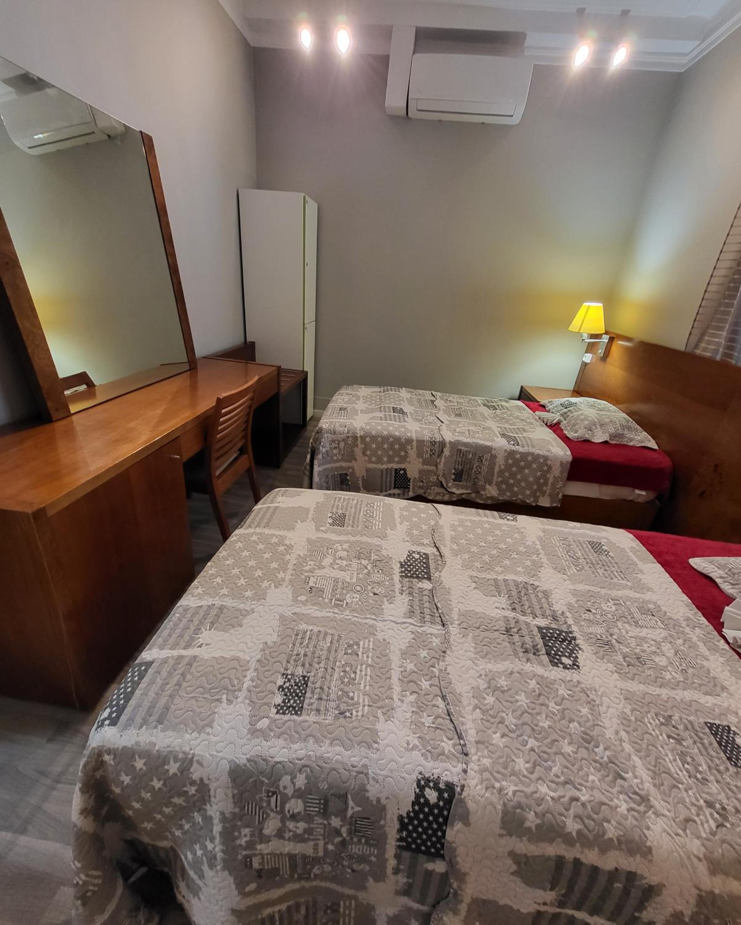 Hostel Seven Hills