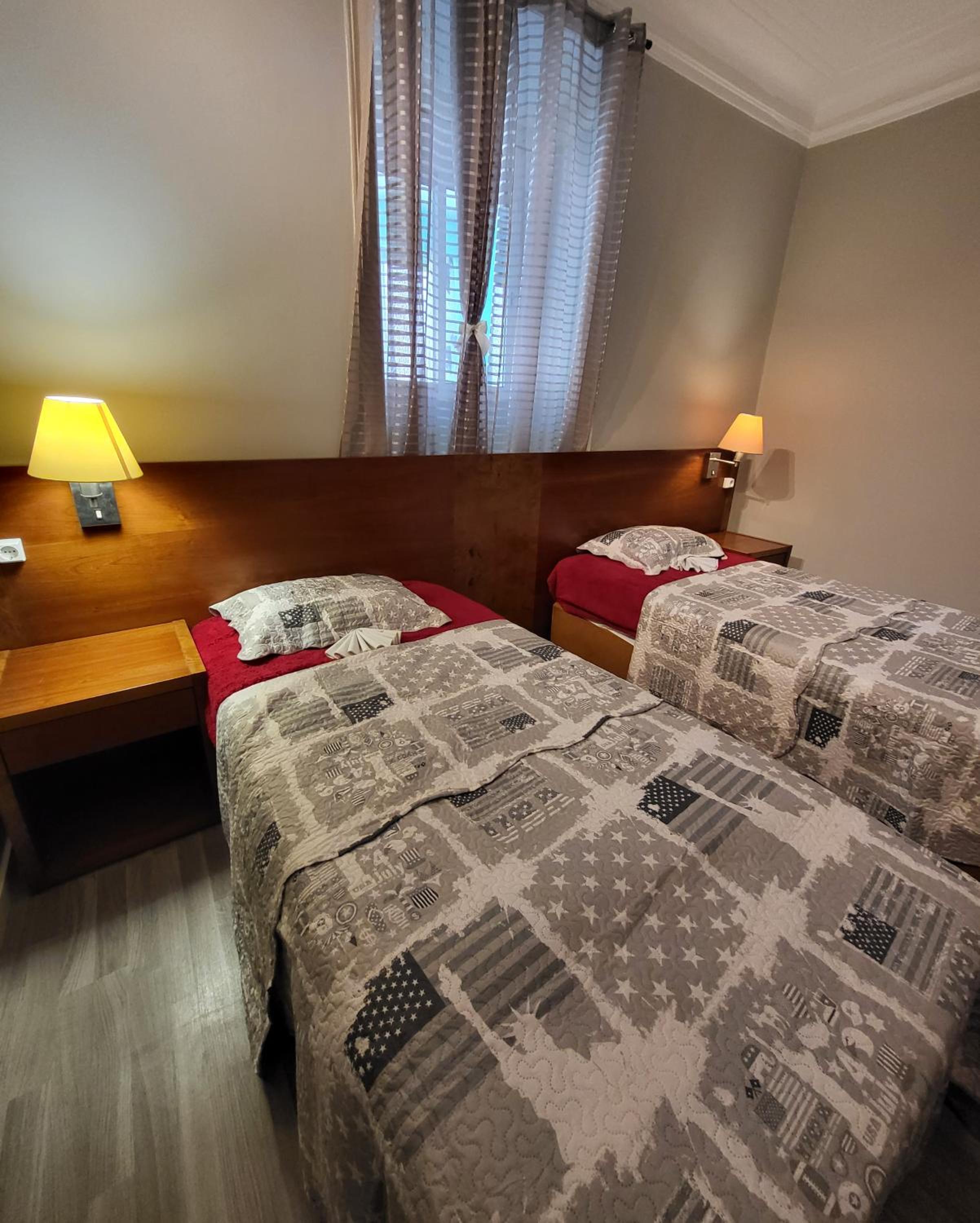 Hostel Seven Hills