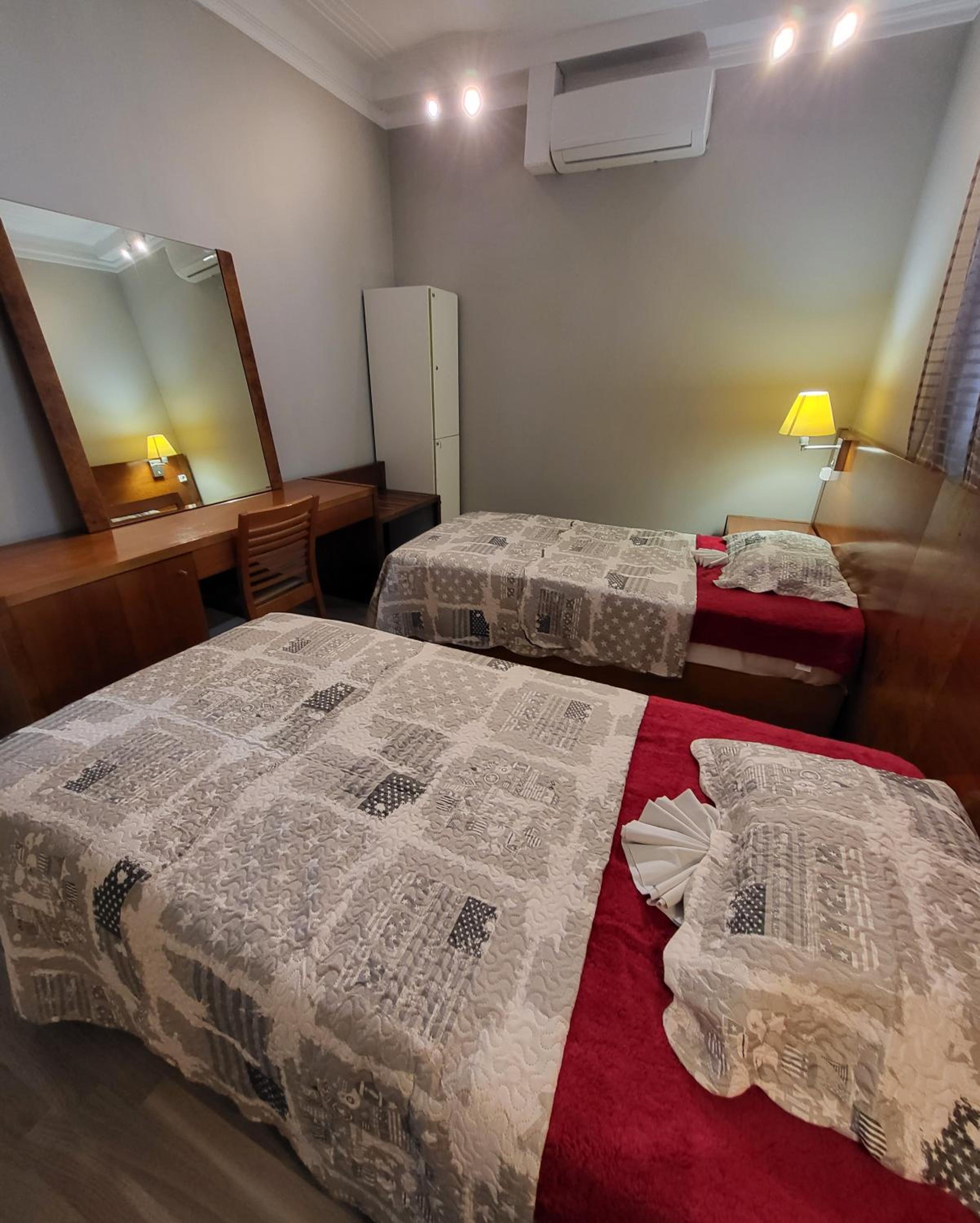 Hostel Seven Hills