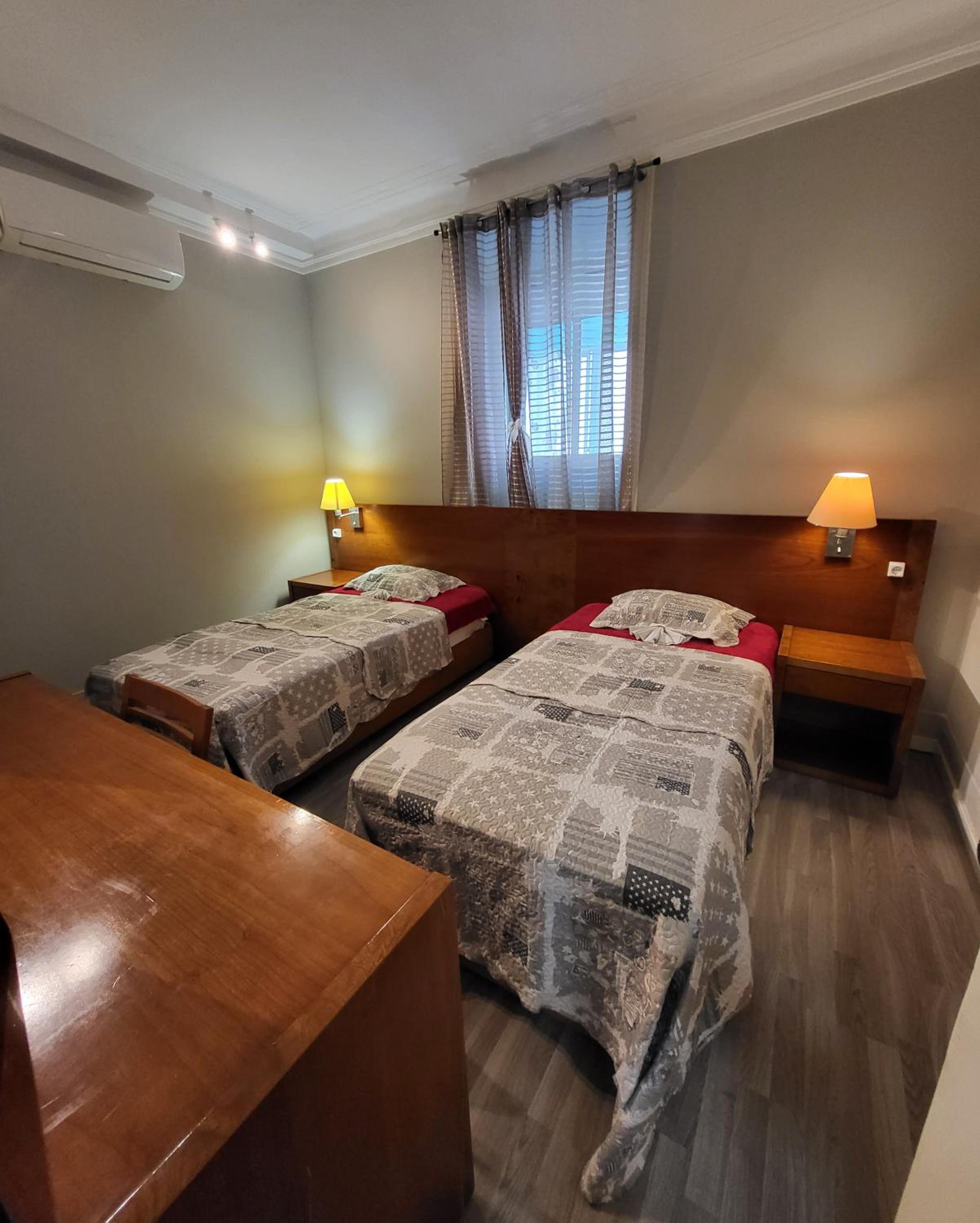 Hostel Seven Hills