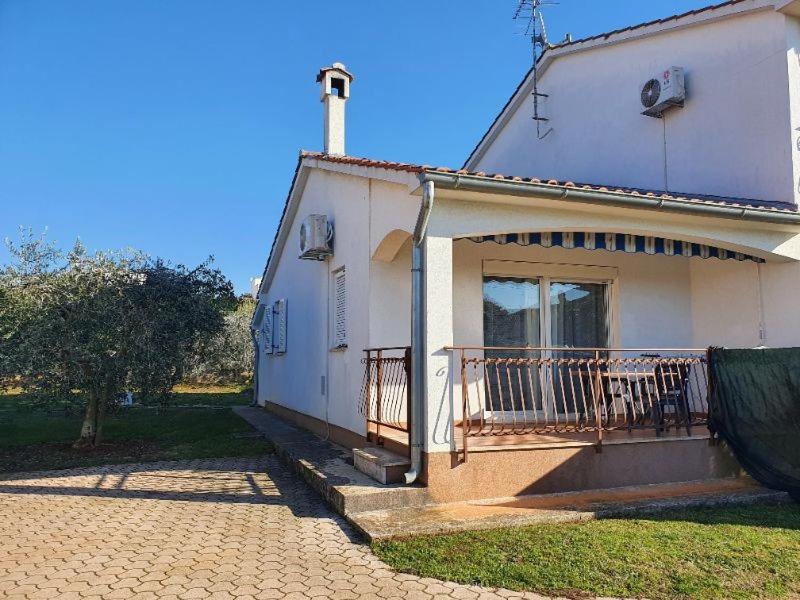 Apartments Labinac in Vabriga with garden close to sea view 5