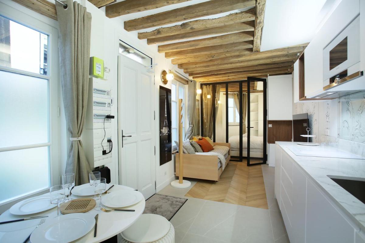 Superb apartment Place des Vosges Le Marais (Charles V) en Paris
