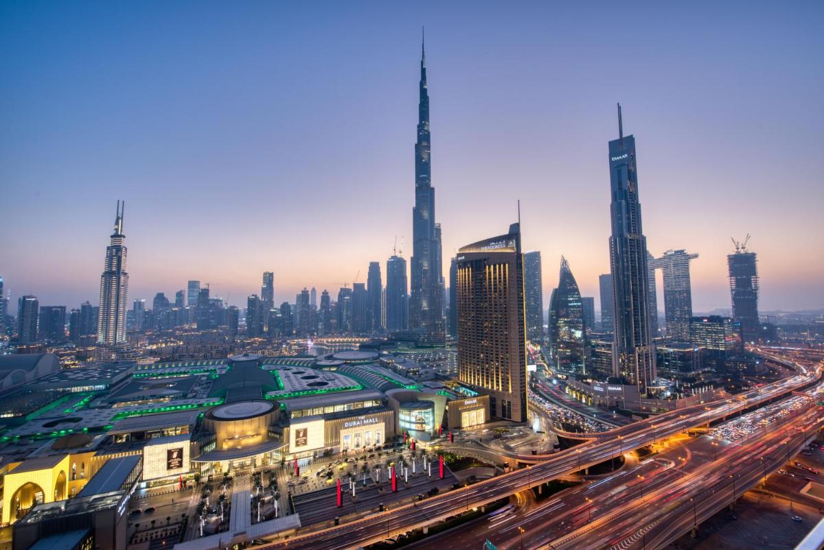 Spectacular Burj Khalifa and Fountain Views on 32nd floor