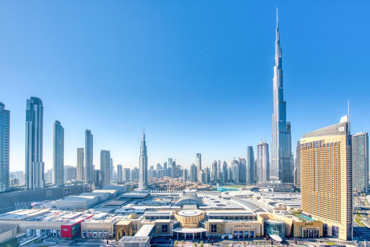Spectacular Burj Khalifa and Fountain Views on 32nd floor
