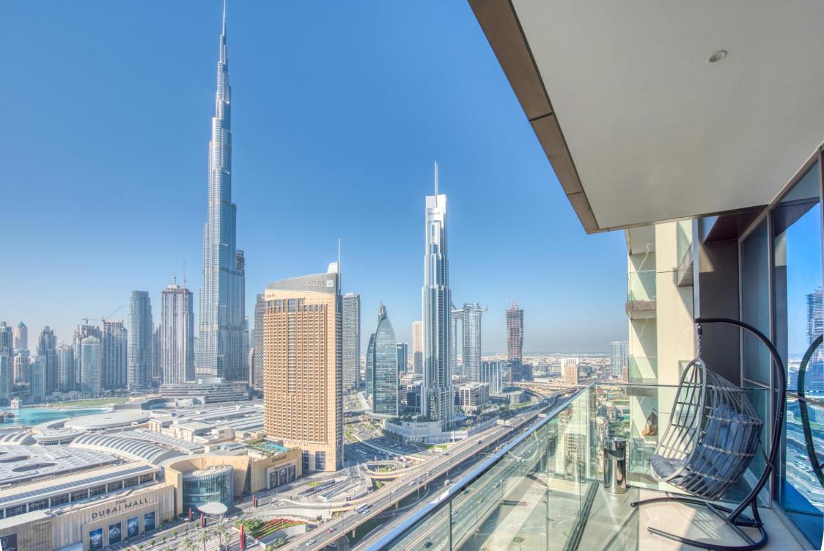 Spectacular Burj Khalifa and Fountain Views on 32nd floor