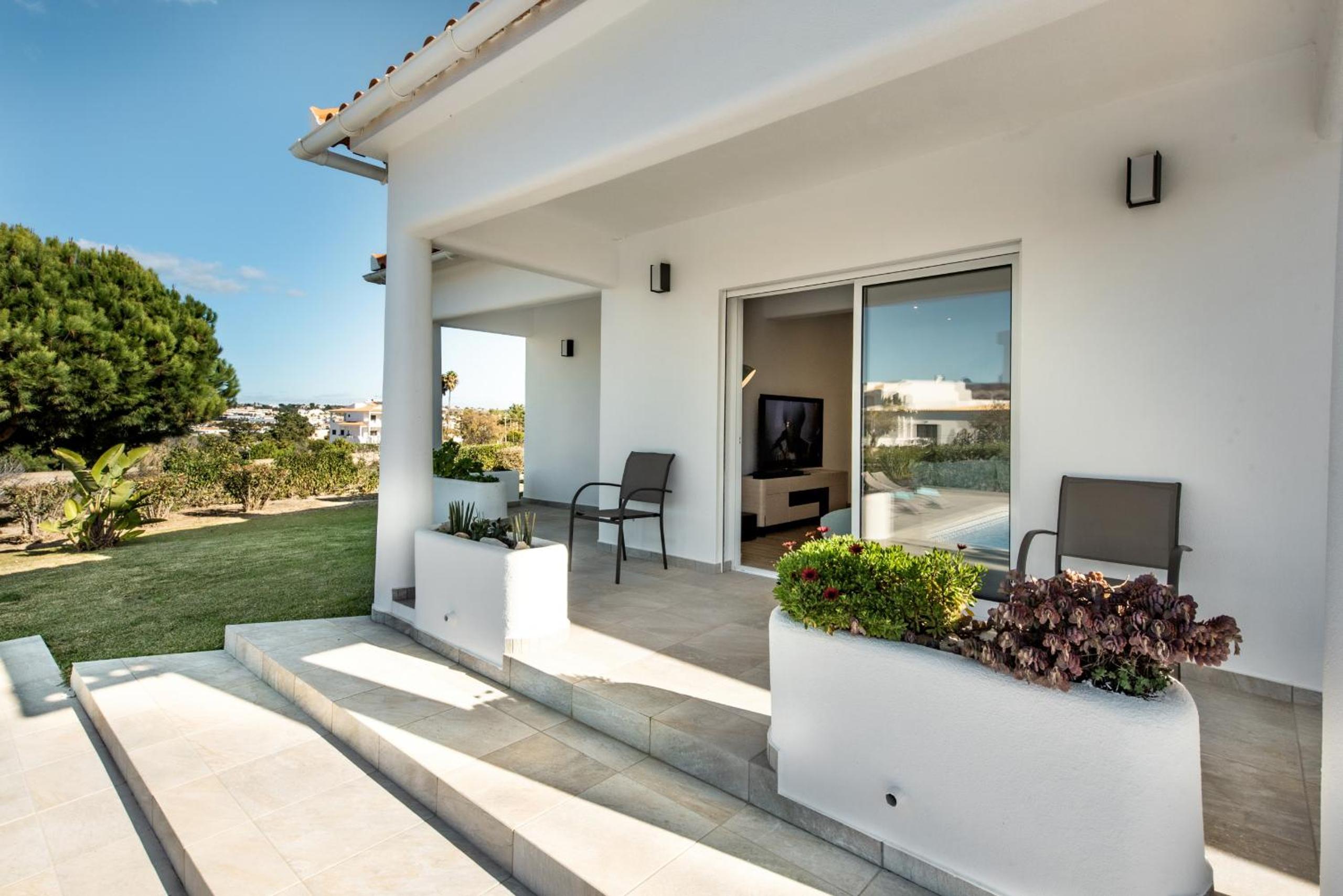 Silva by Algarve Villa Holidays view 3