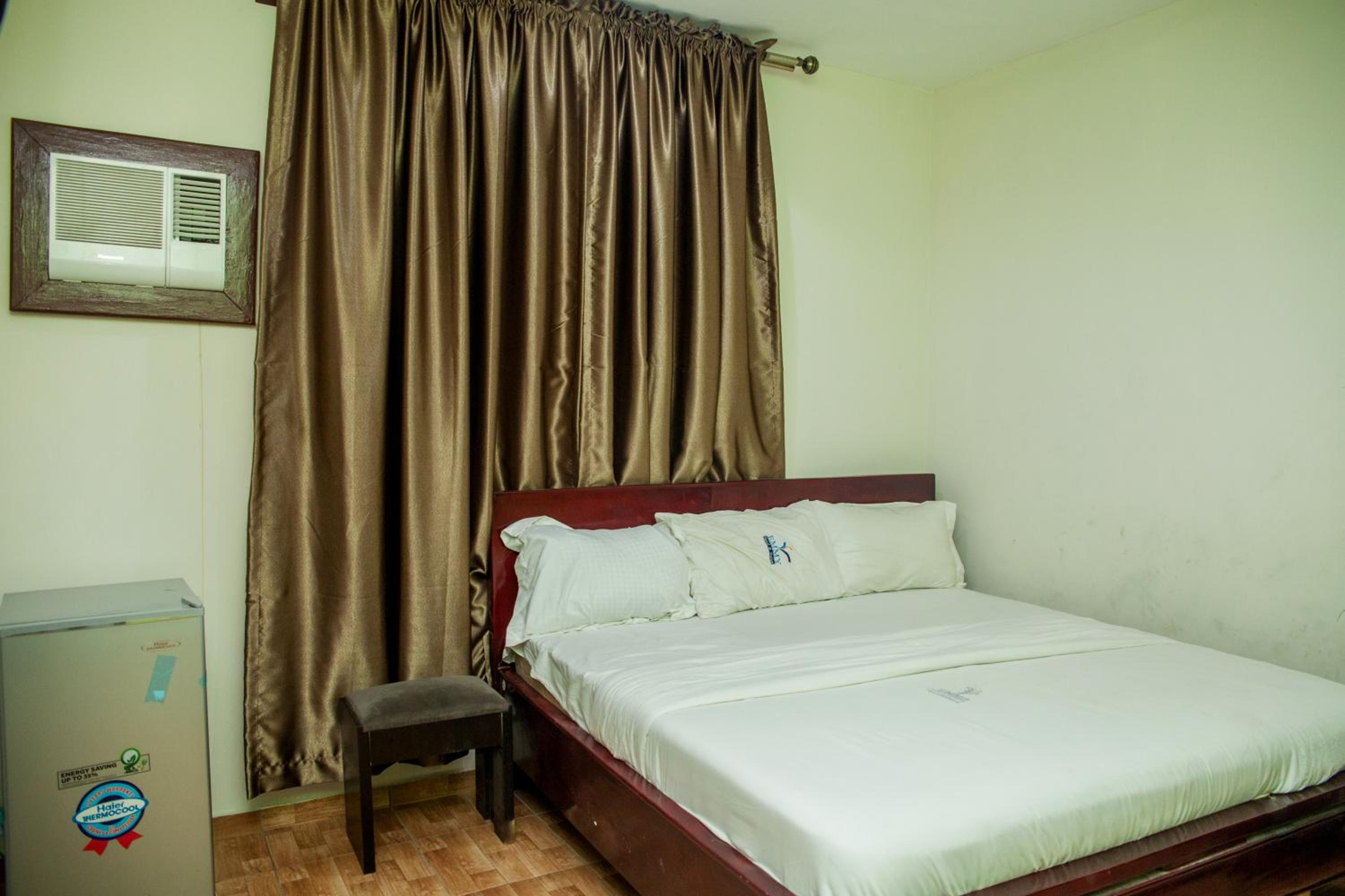 Emmy Hotels & Suites