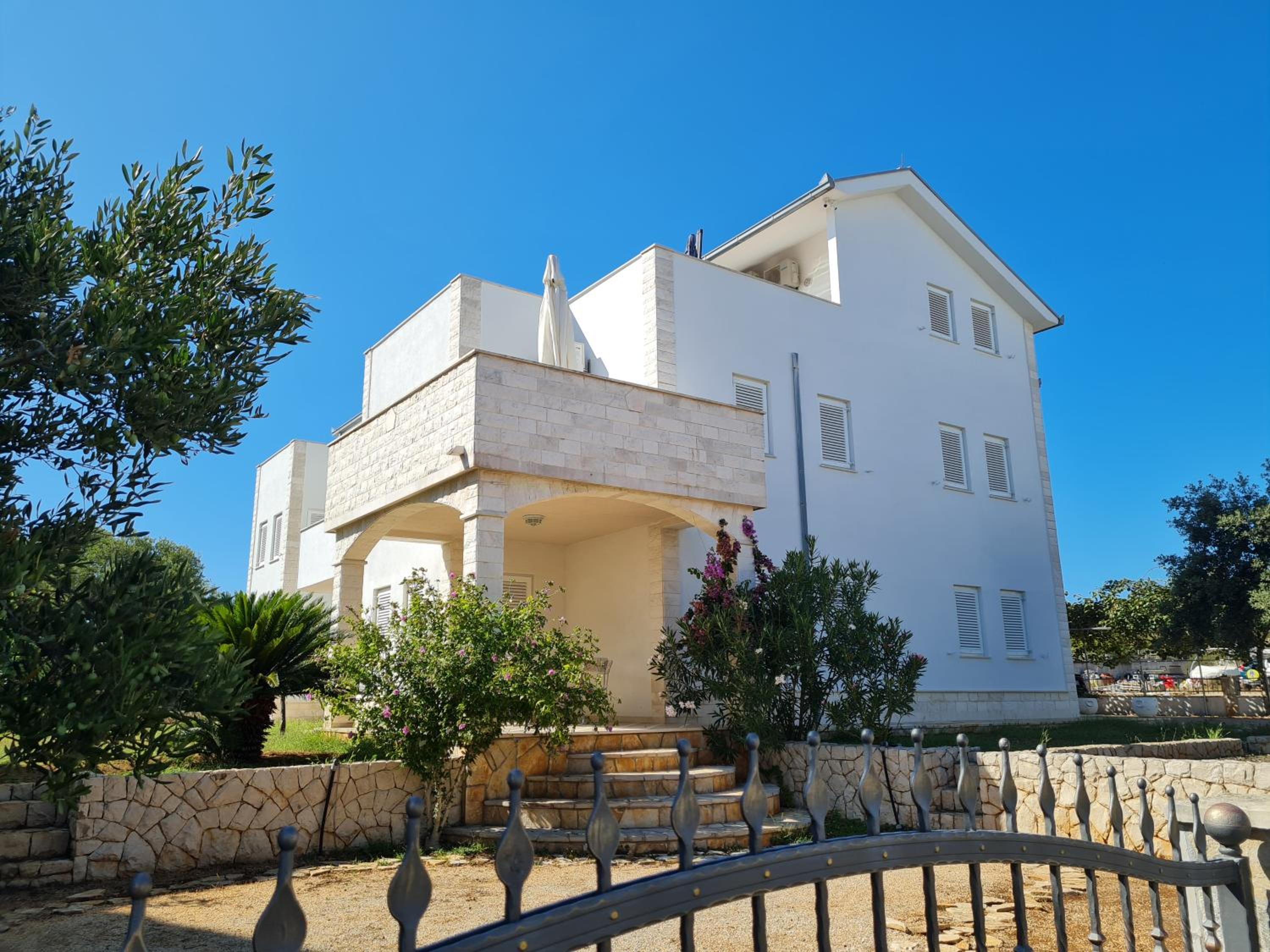 Villa Mali San view 4