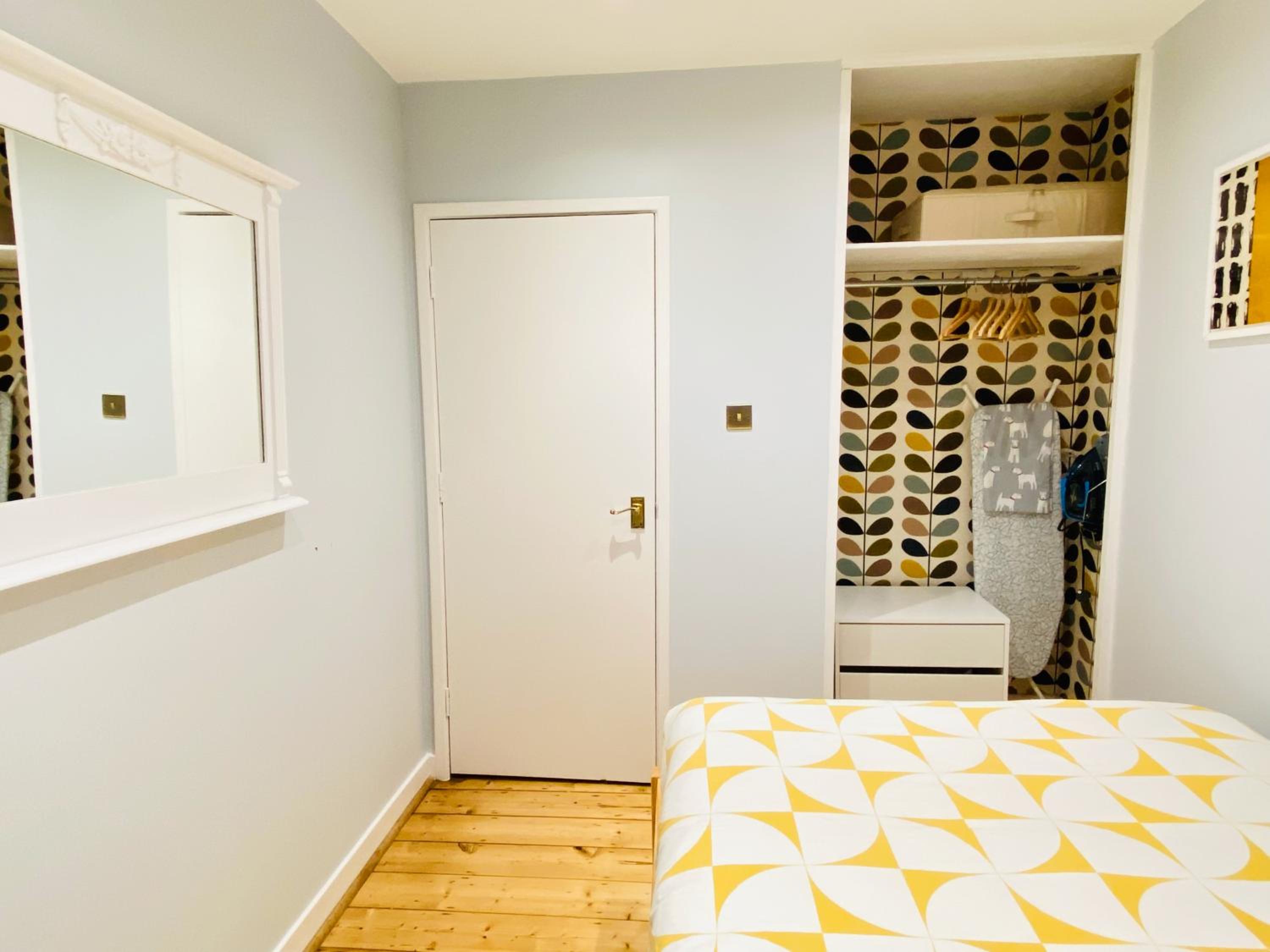Luxurious 1-Bedroom Apartment in Kensington