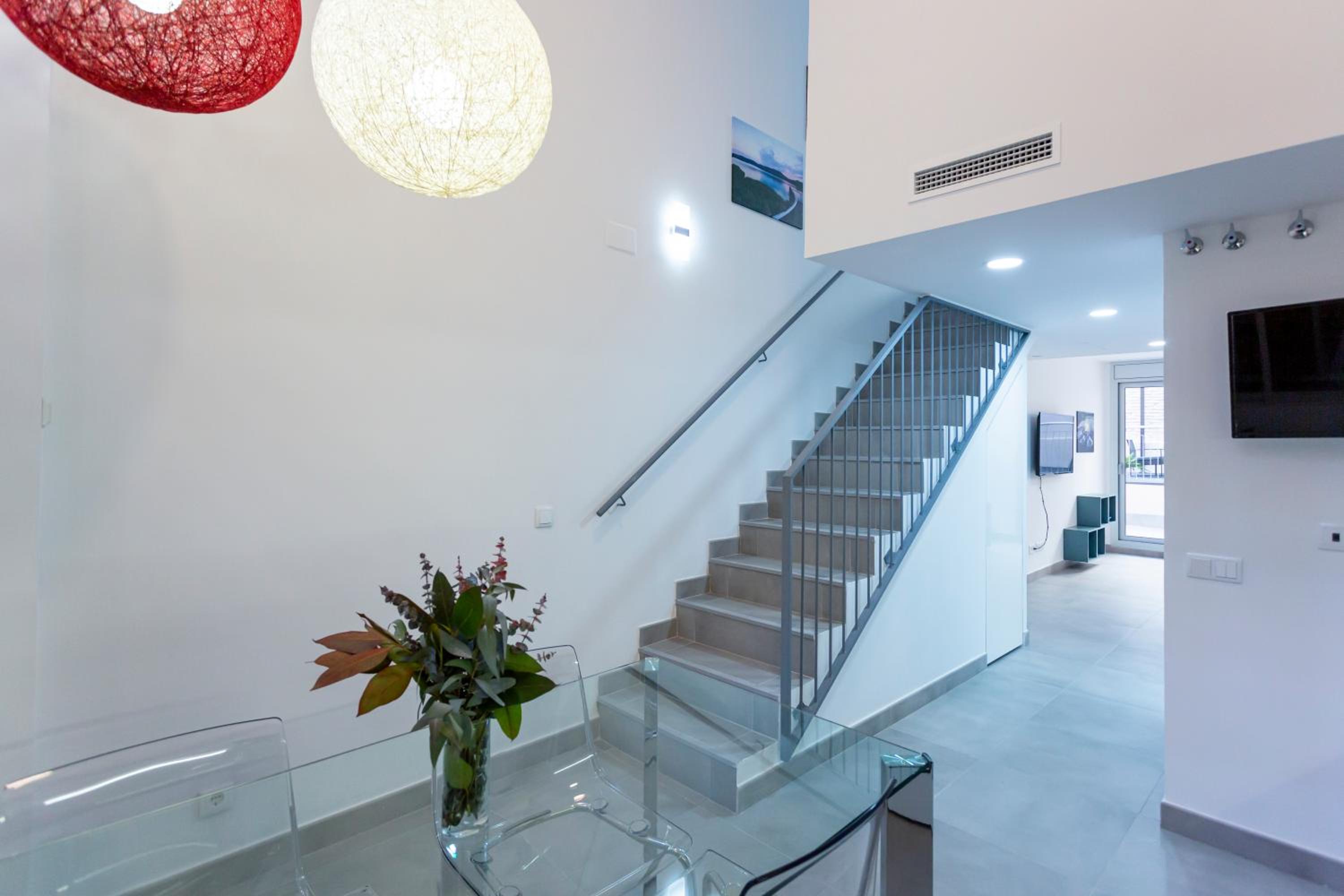 8 lacus duplex photo 4