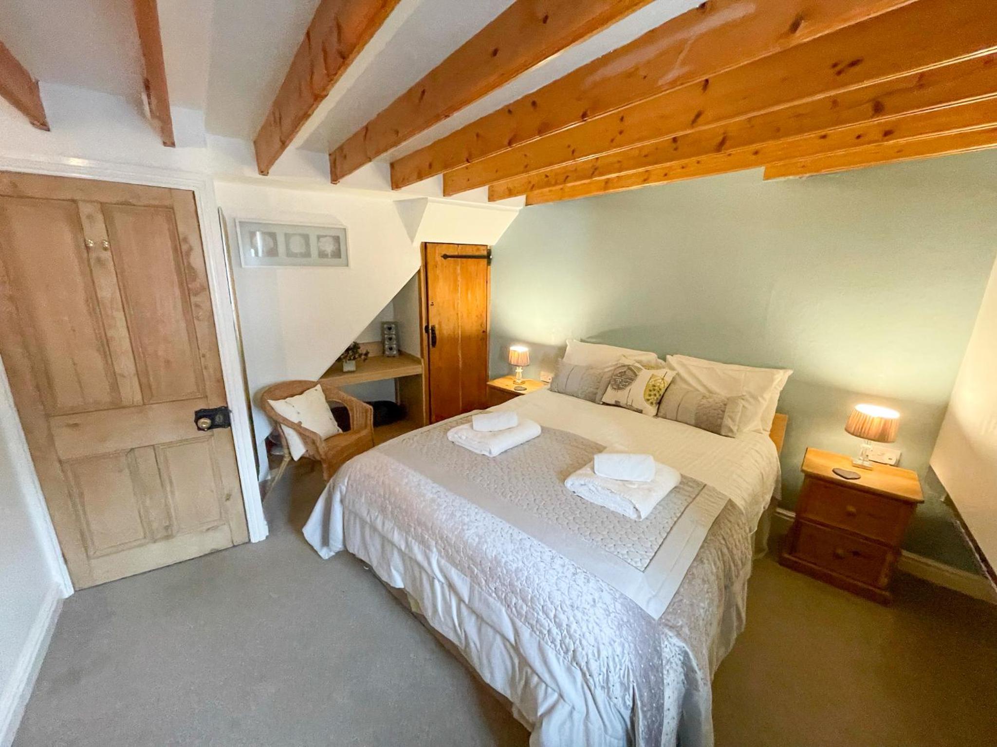 Bakestones - Central Location with Free Integral Private Parking view 3