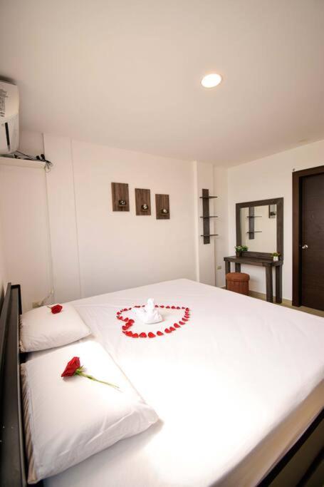 Casa vacacional en Salinas con piscina y jacuzzi view 2