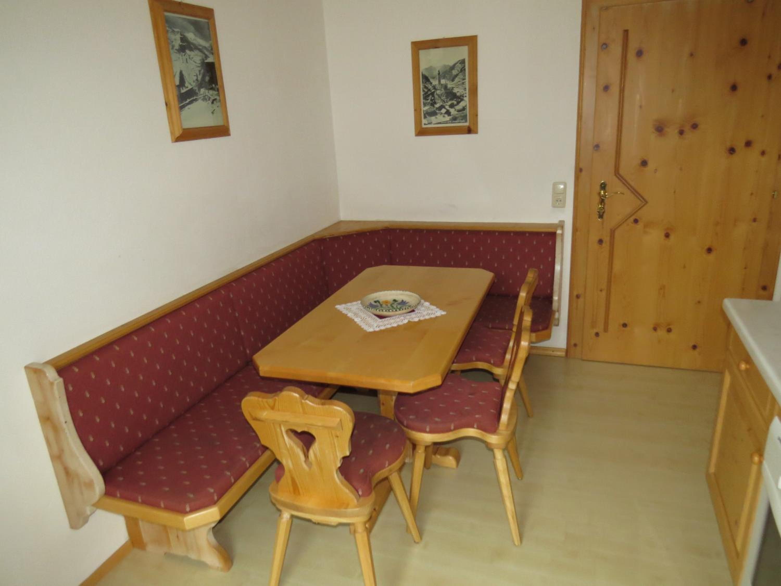 Photo 33