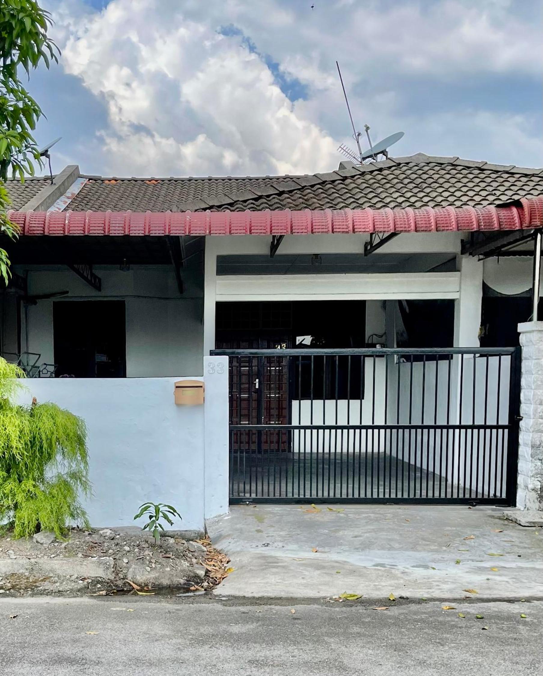 Entire 33 Cozy House • 3 Bedroom @ Alma Bukit Mertajam photo 2