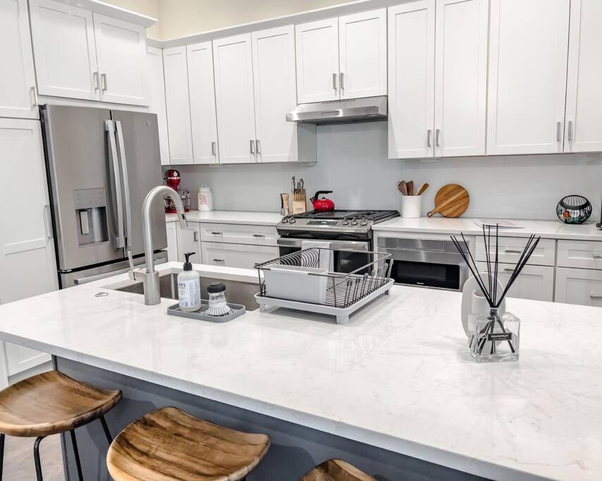 Modern Colonial Home in Tremont with Excellent Walkability view 4