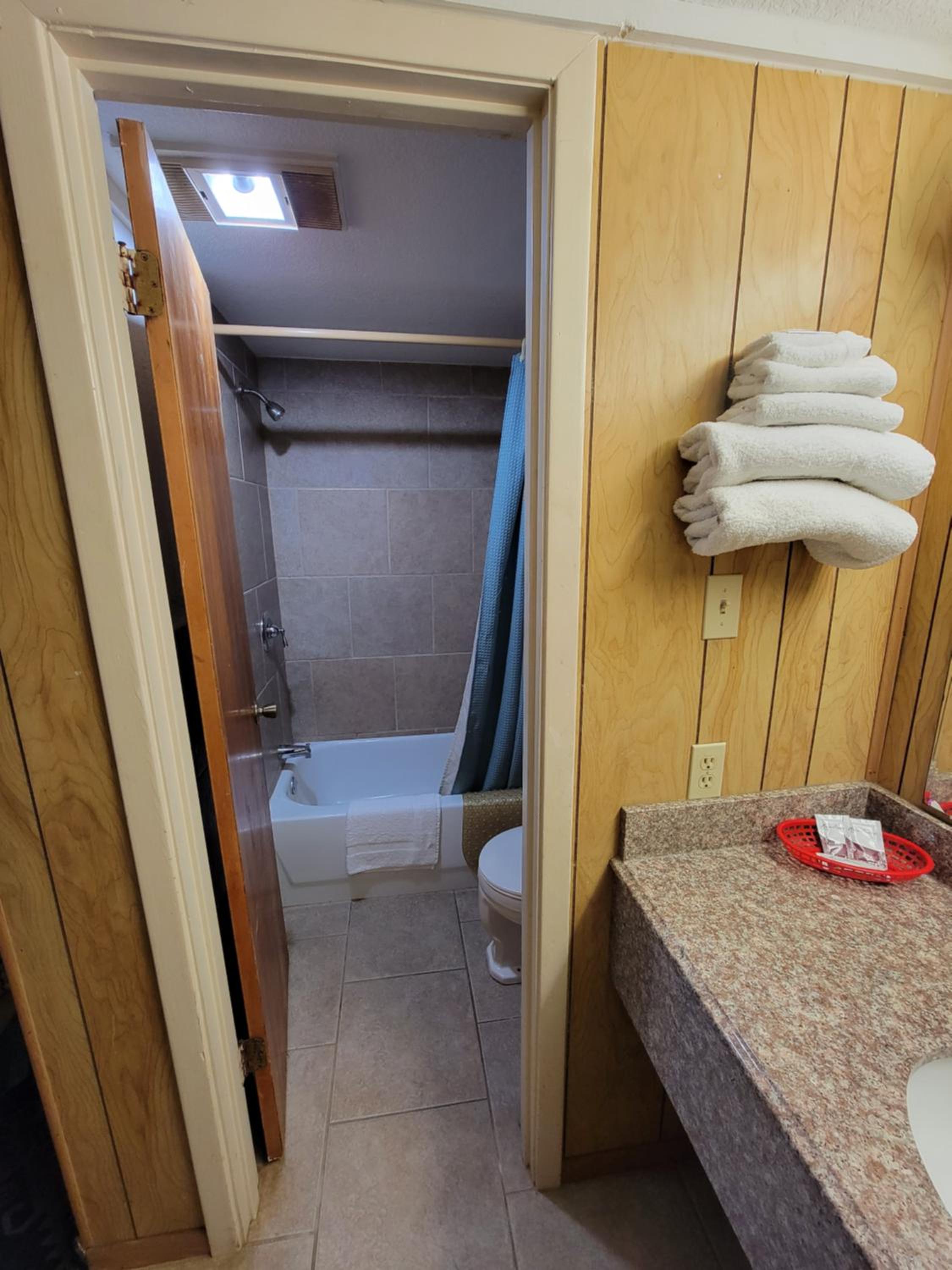 Eddy's Motel view 3