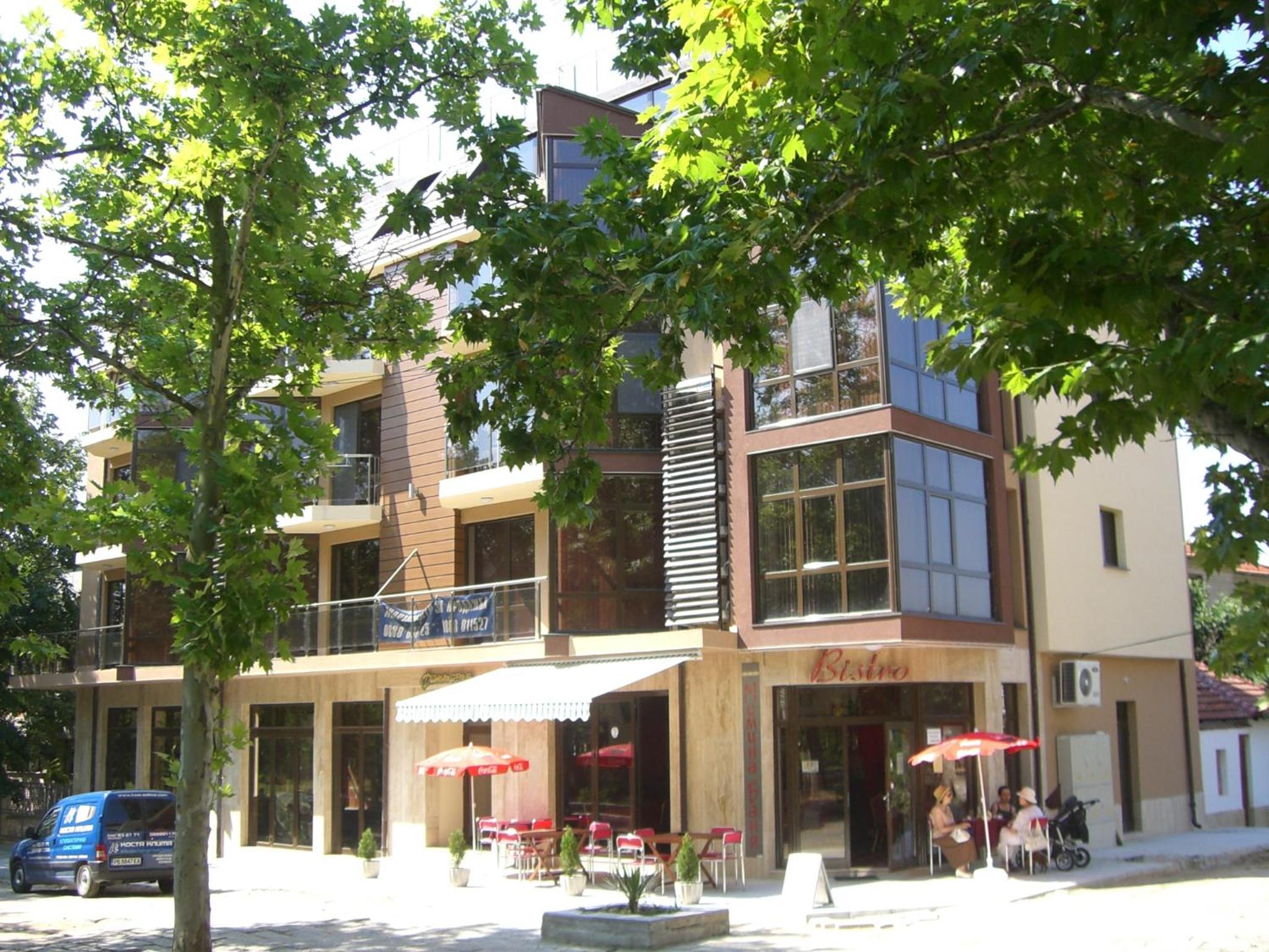 Photo 8