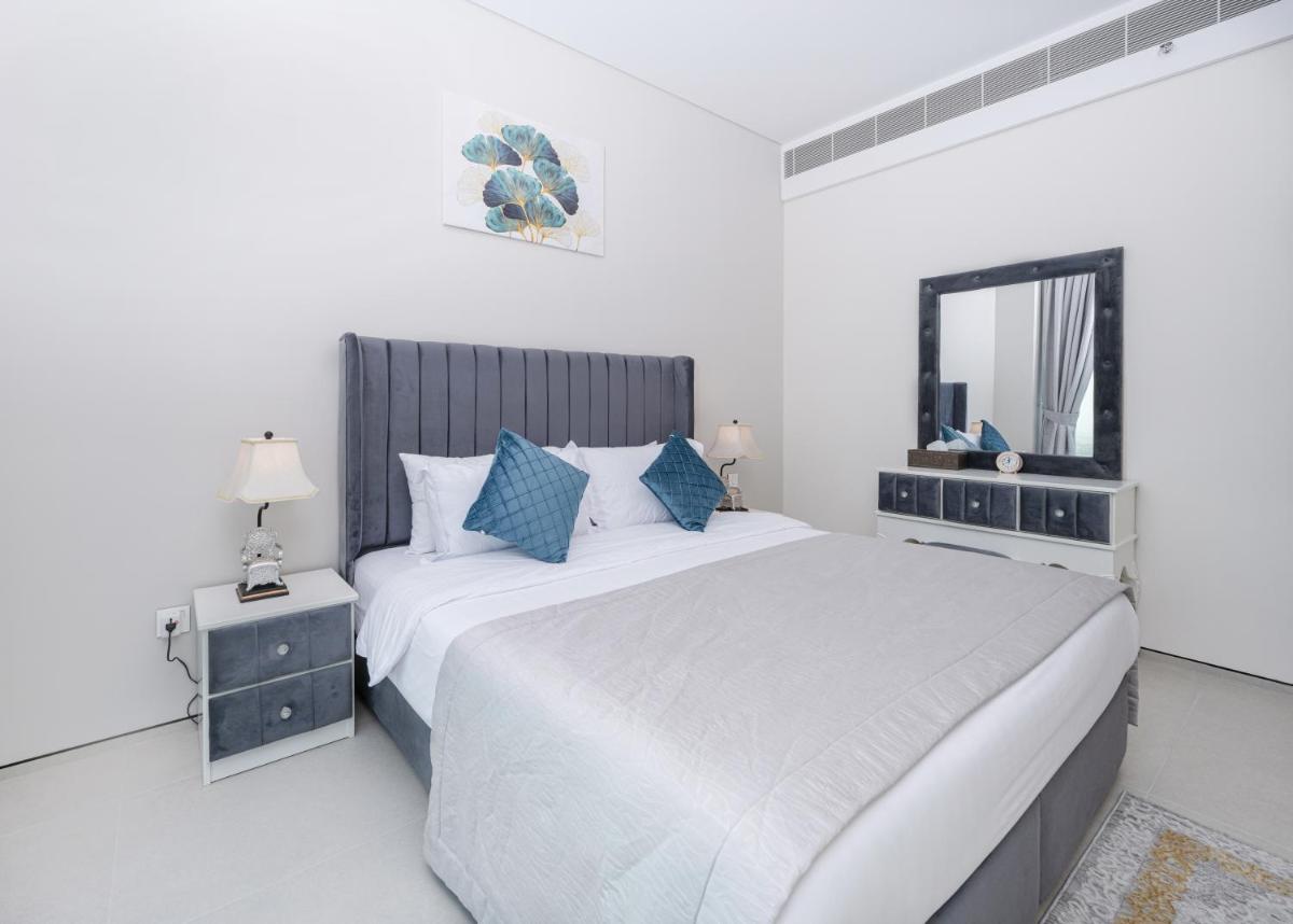 Address Beach Resort Residence 2 BHK Four Apple Holiday Homes