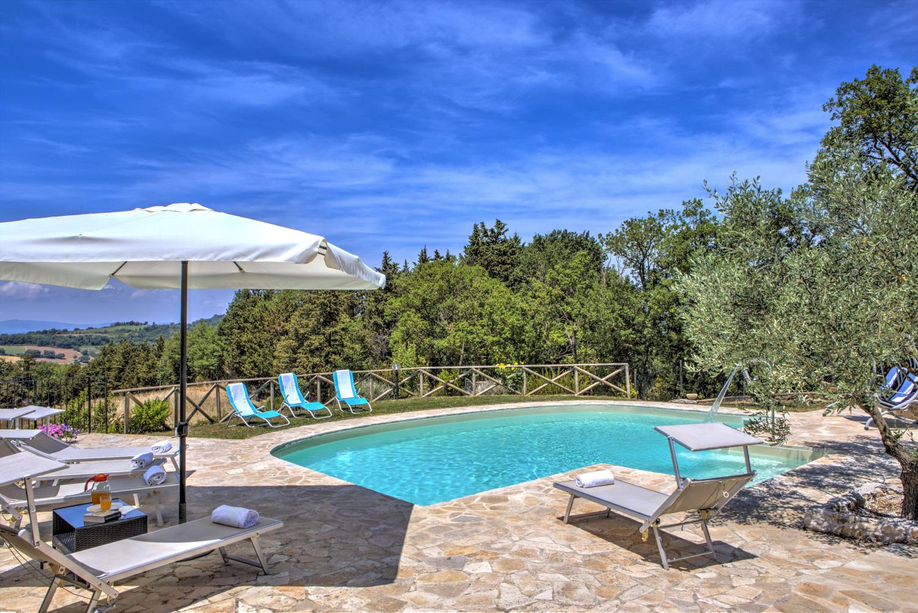 Villa San Lorenzo - Hilltop Villa With Private Pool, Jacuzzi & AirCO view 3