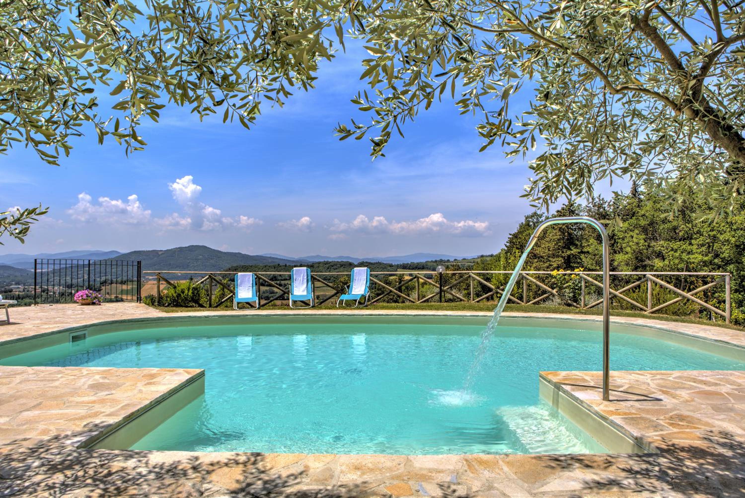 Villa San Lorenzo - Hilltop Villa With Private Pool, Jacuzzi & AirCO view 4