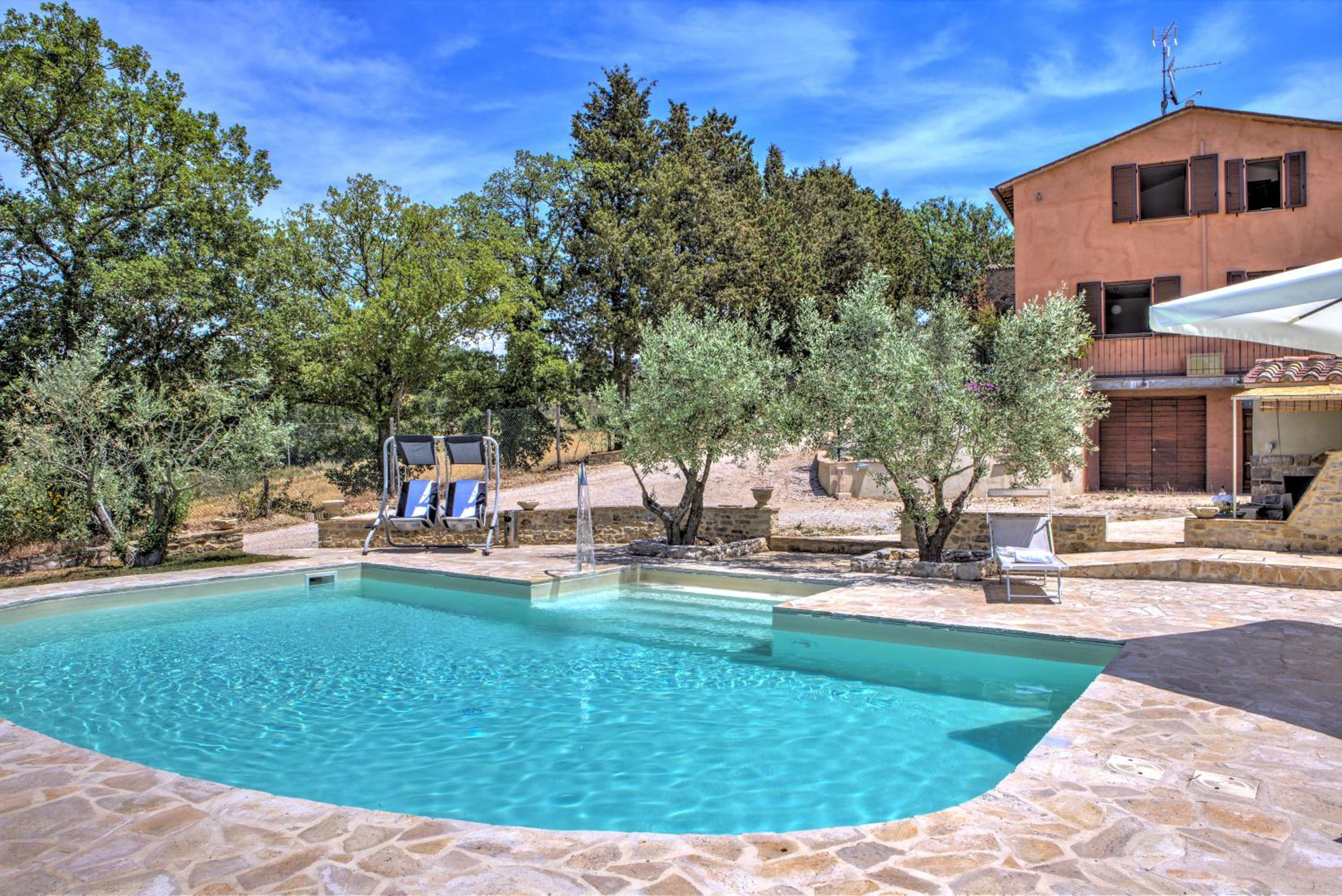 Villa San Lorenzo - Hilltop Villa With Private Pool, Jacuzzi & AirCO view 2