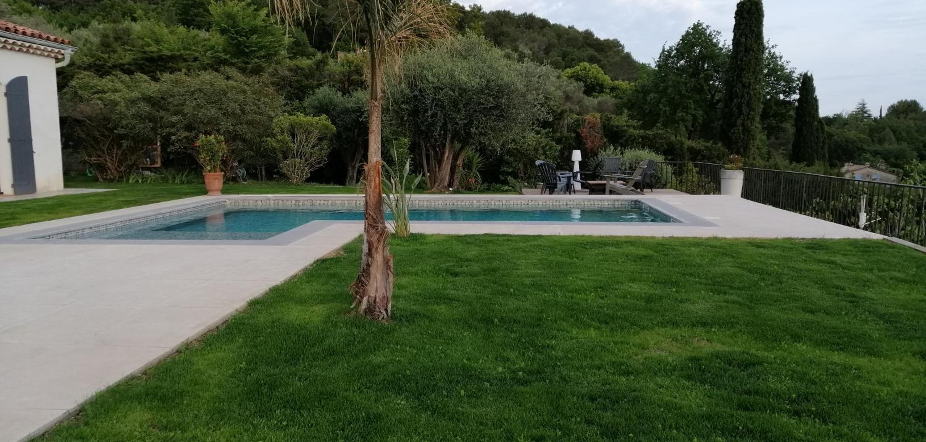 Les lodges de l'oliveraie de Virevent view 3