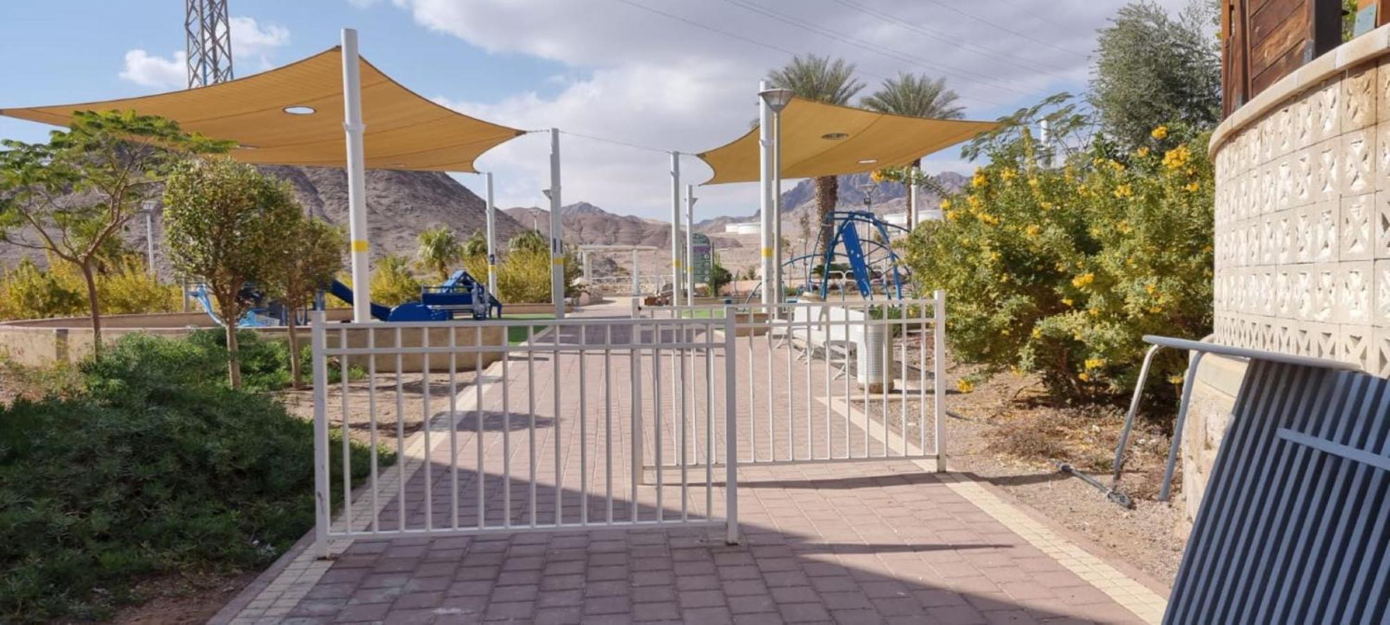 Luxury Queen Mountian view 2