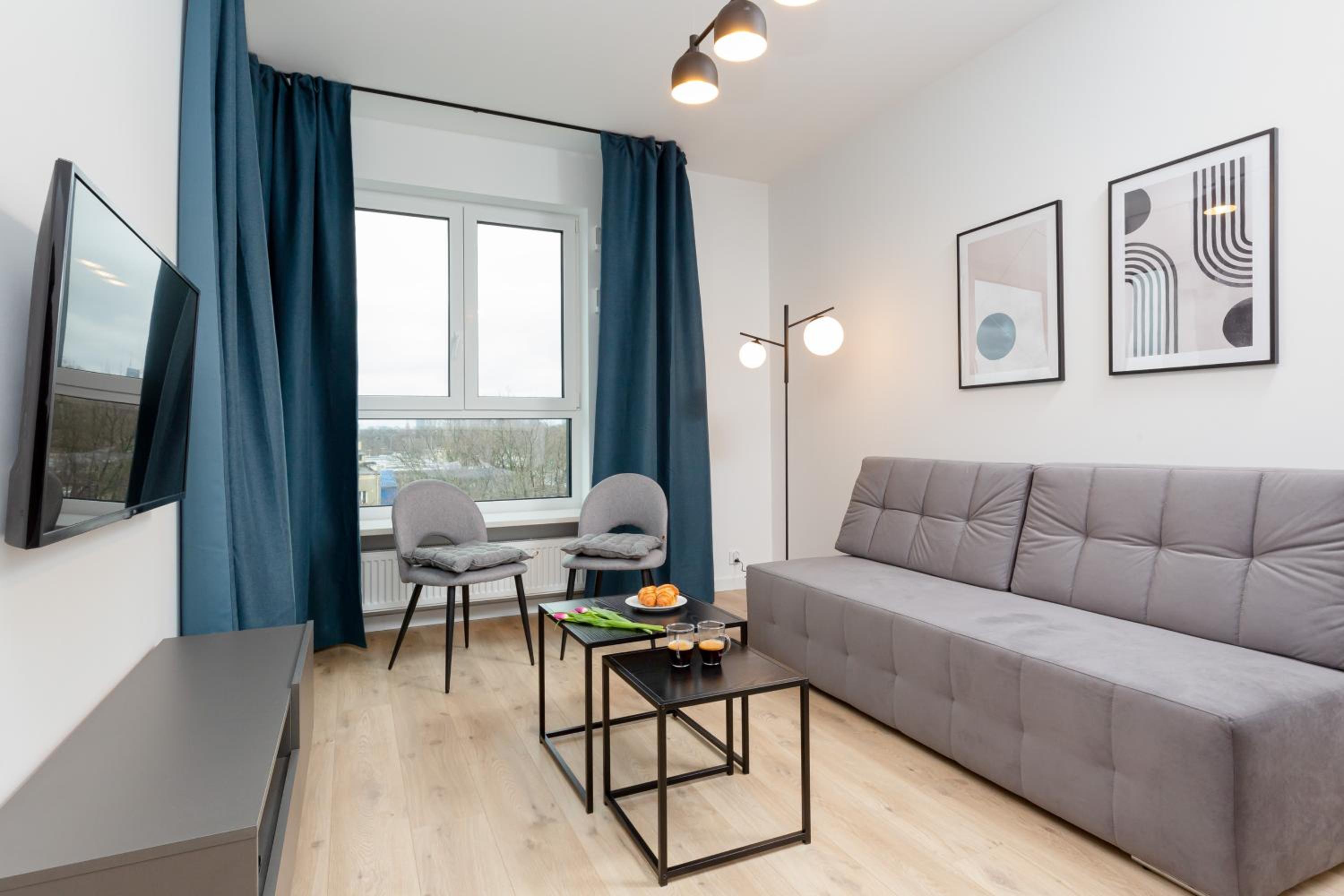 Artistic Żoliborz Apartments by Renters view 3