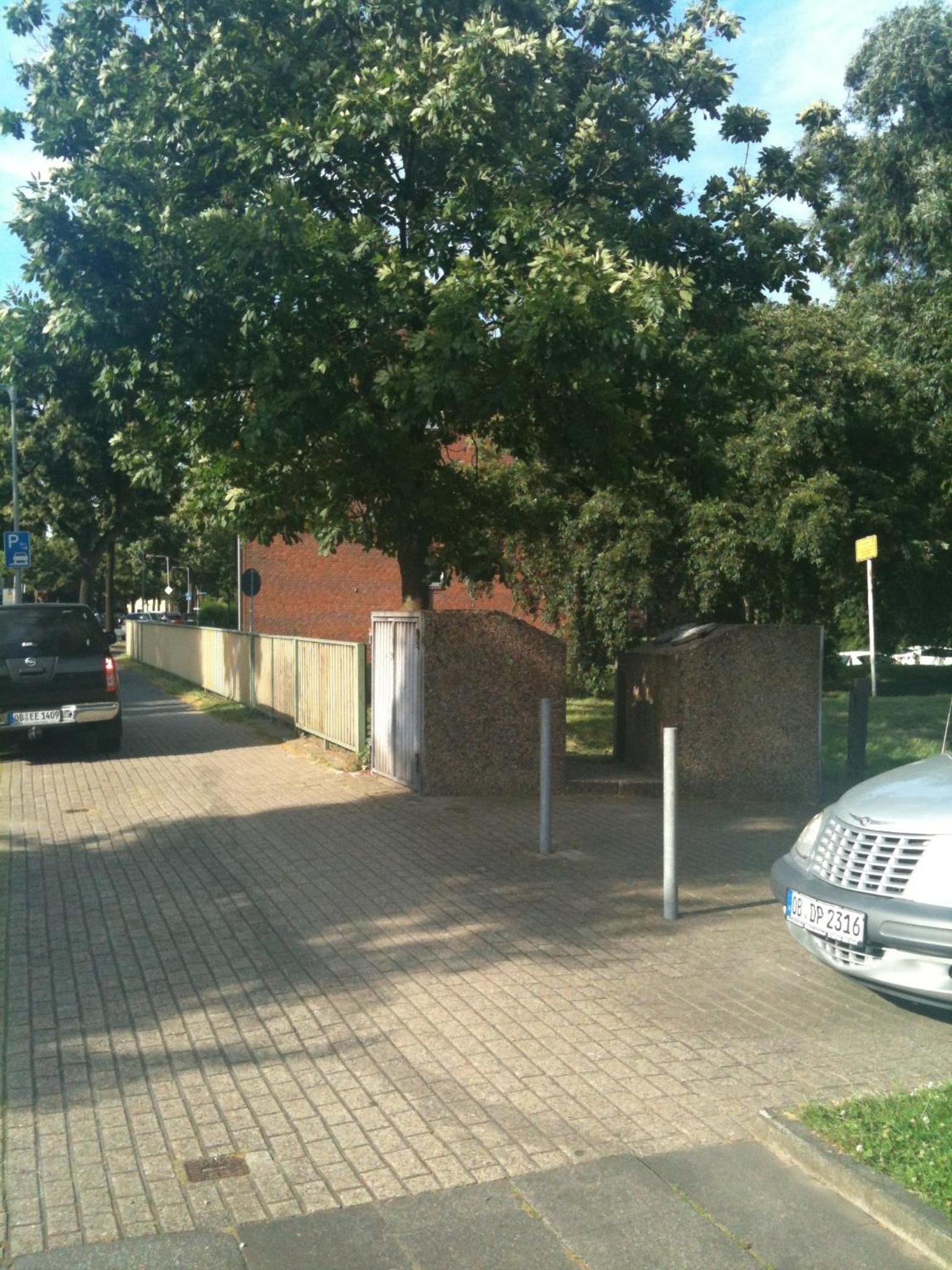 Home24 en Oberhausen — parking