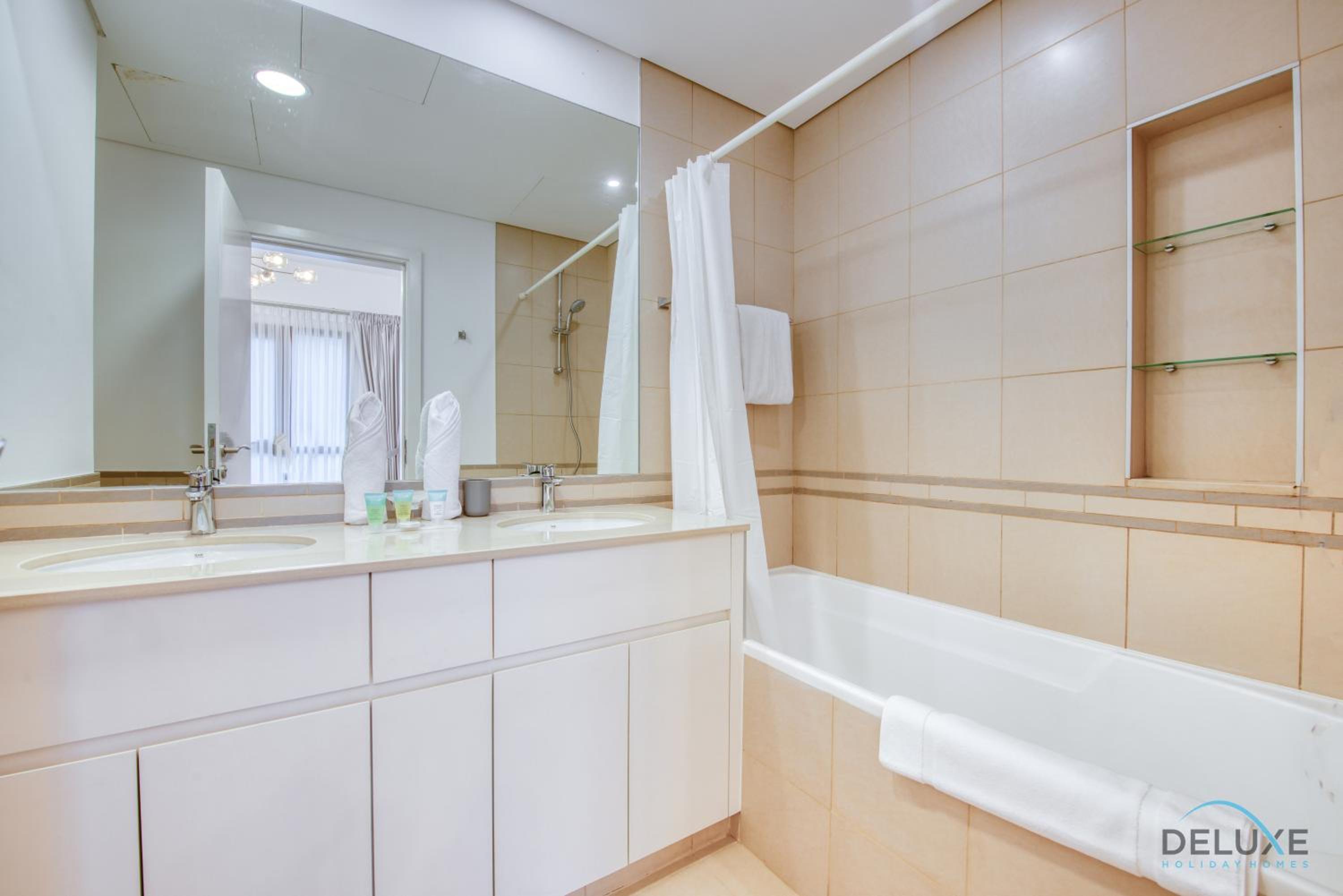 Exquisite 2BR at Zahra Breeze Dubailand by Deluxe Holiday Homes — Dubai photo 5
