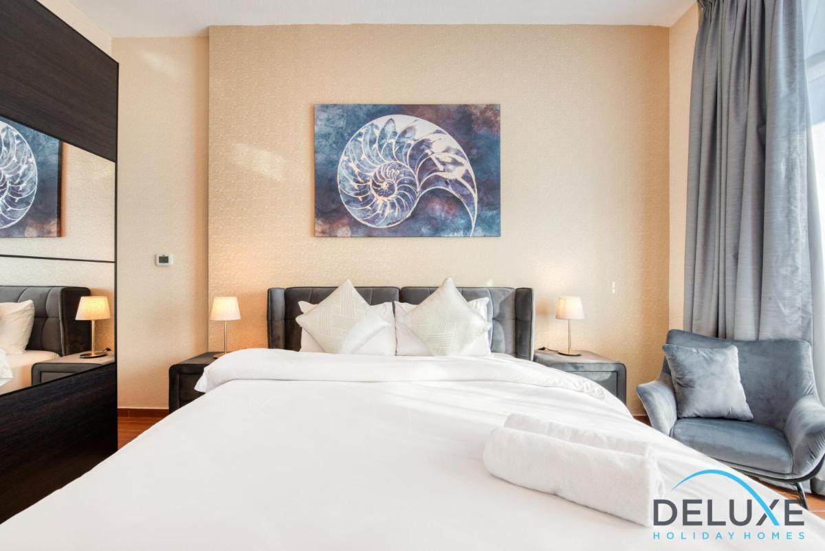 Elegant Studio in Al Jawhara Tower by Deluxe Holiday Homes