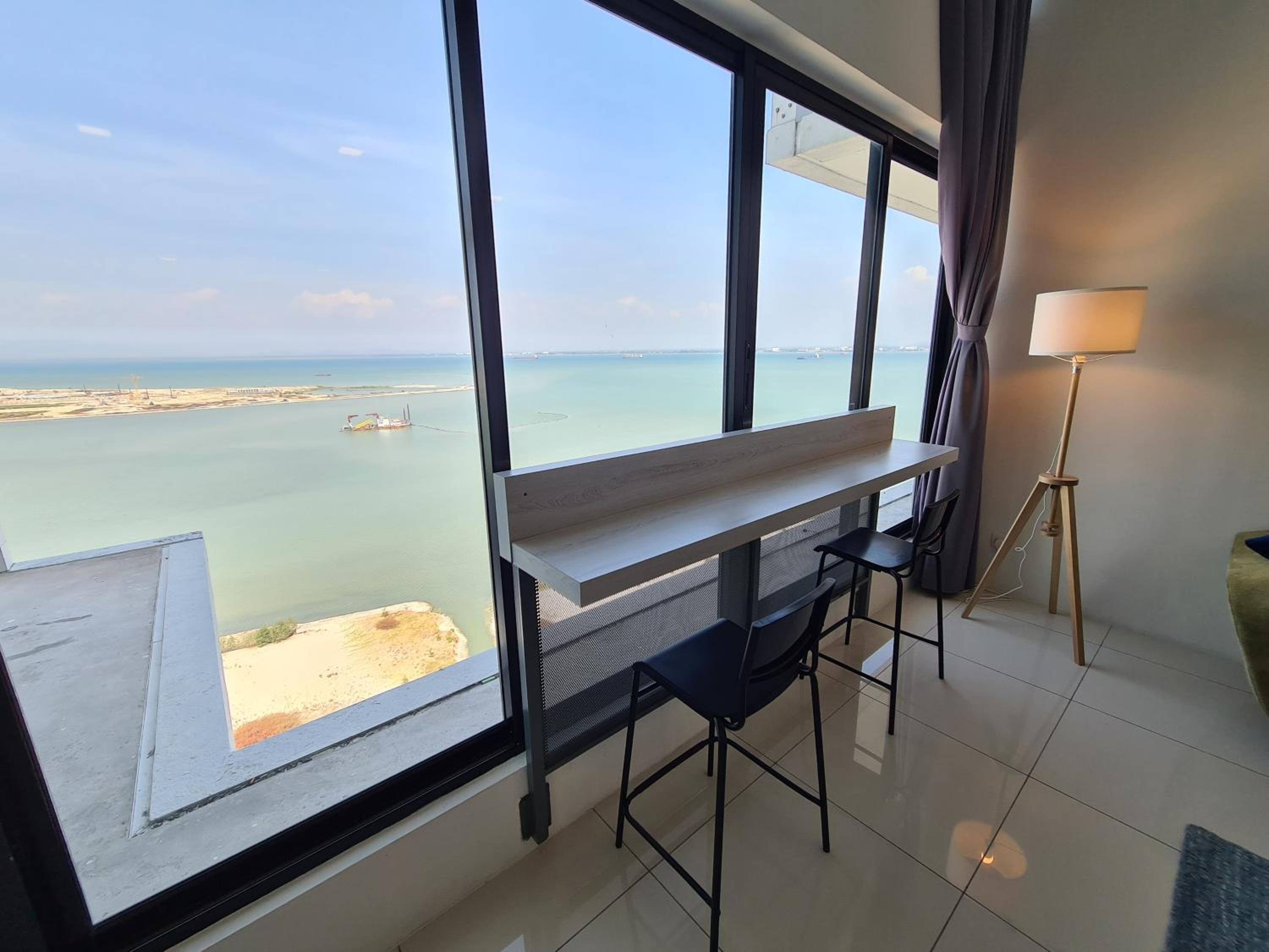 Sunrise Gurney Executive Premium Suite view 3