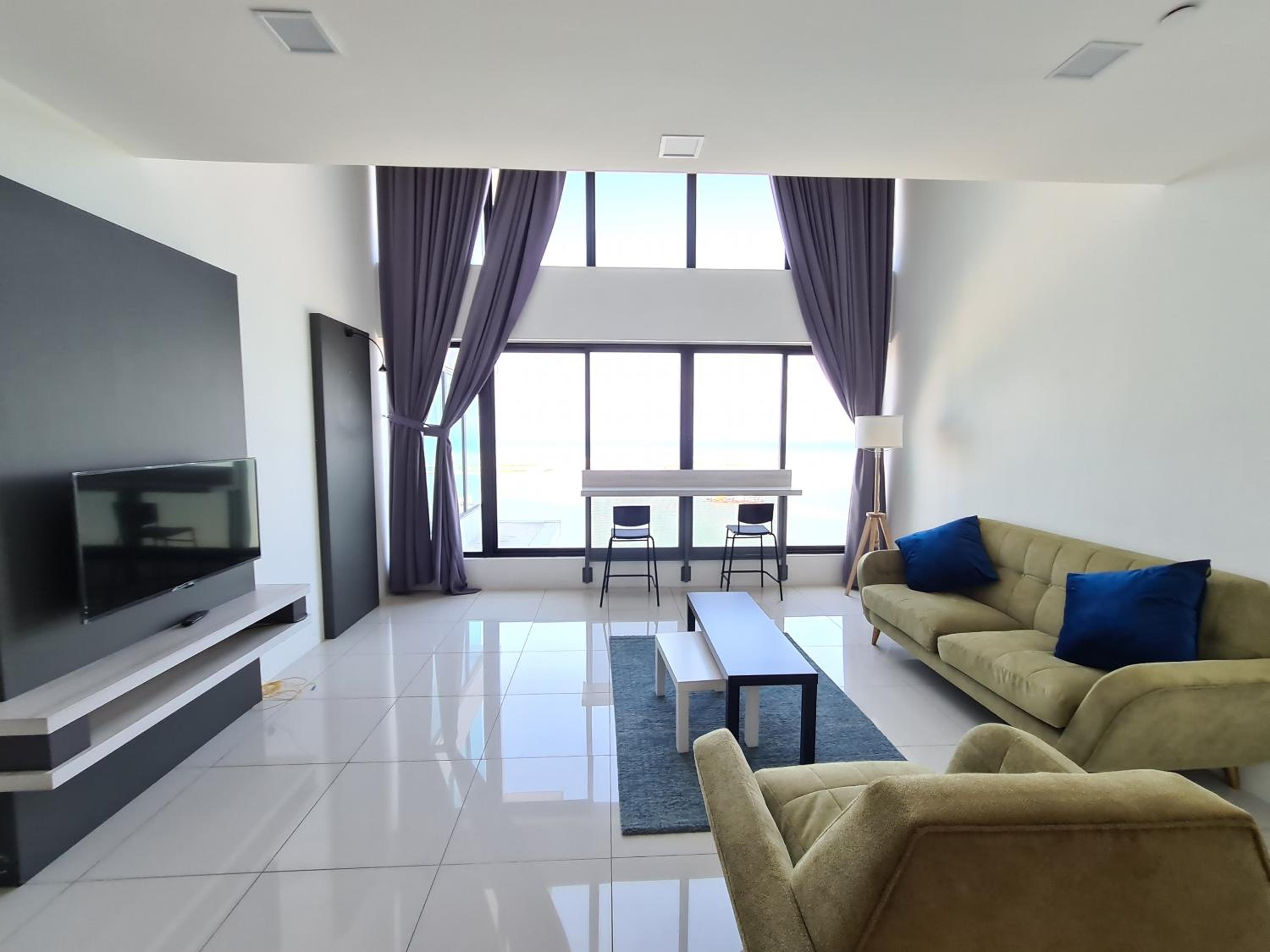 Sunrise Gurney Executive Premium Suite view 2