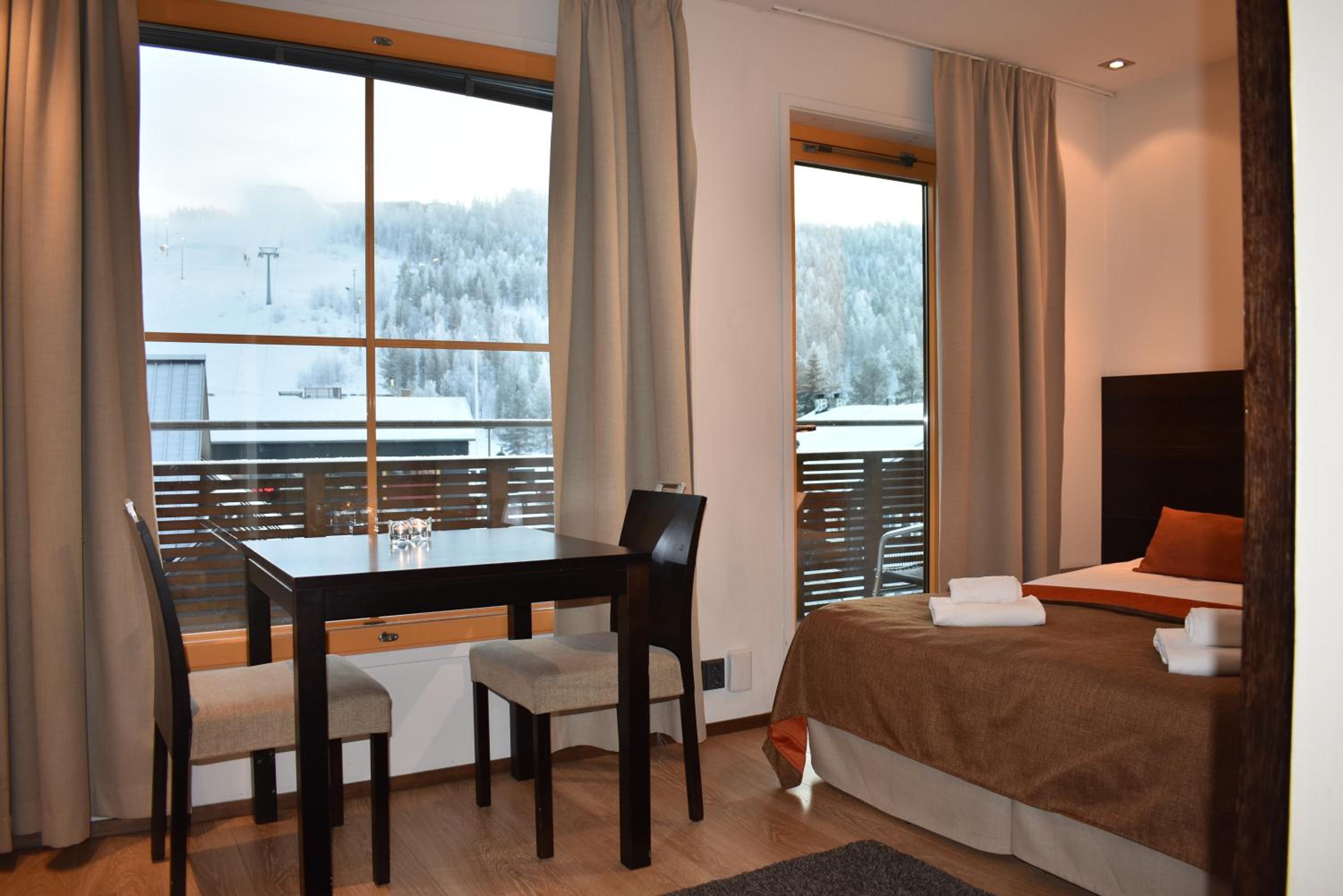 Levi Suites Levi Gold
