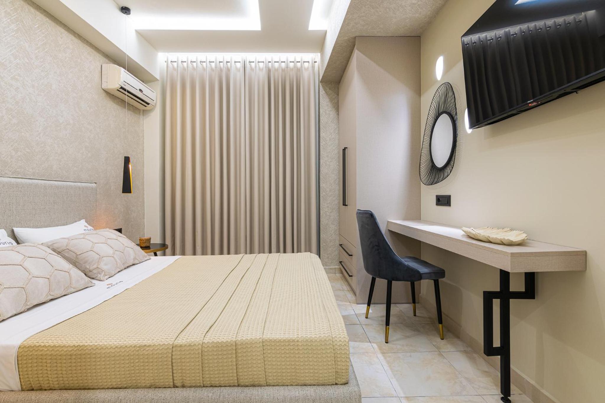 Mouria Studios & Apartments