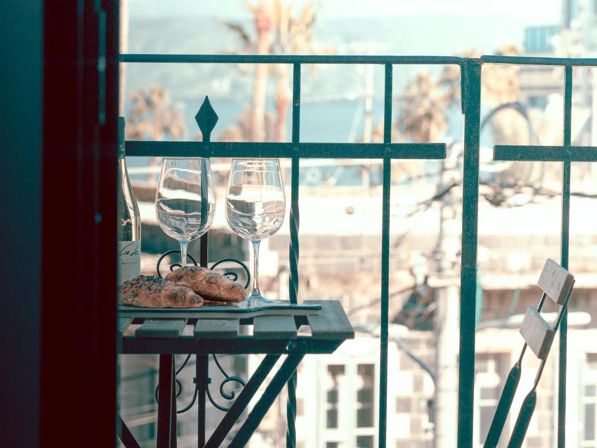 balcony