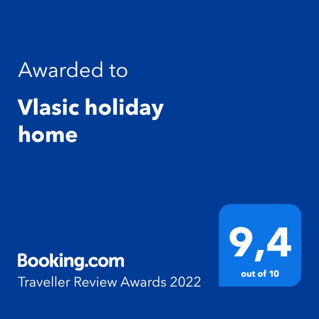 Vlasic holiday home