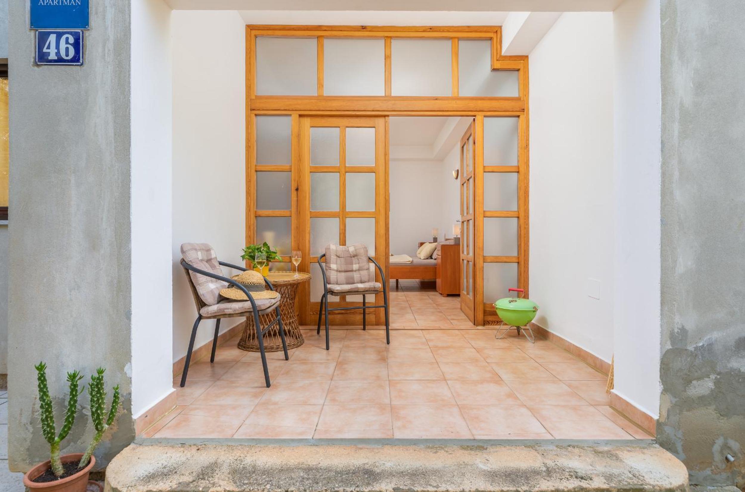 Studio Apartment Luana view 2