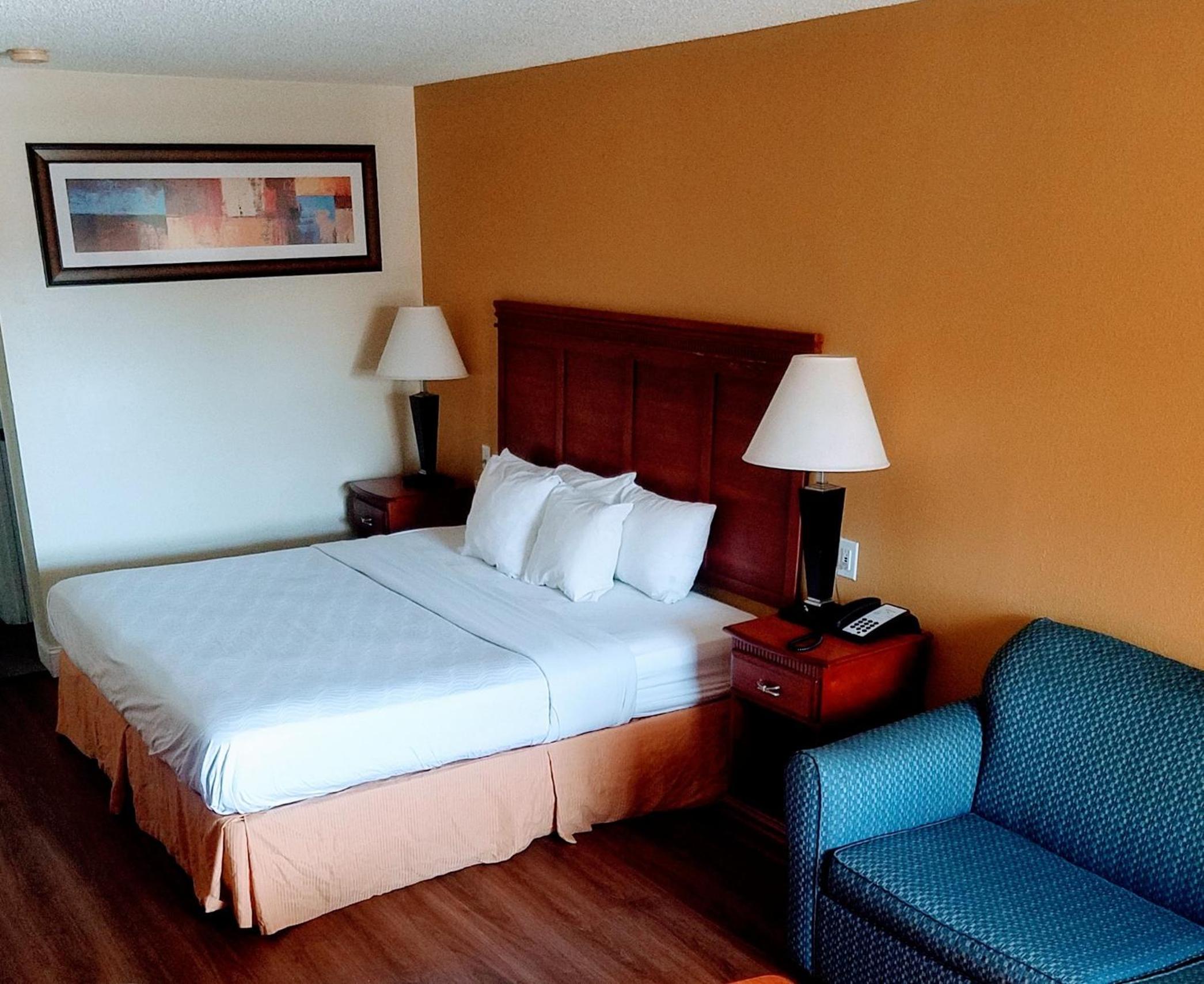 Statesboro Vacations - Sylvania Inn-Sylvania,Statesboro, GA-Georgia Southern Univ GSU - Property Image 1