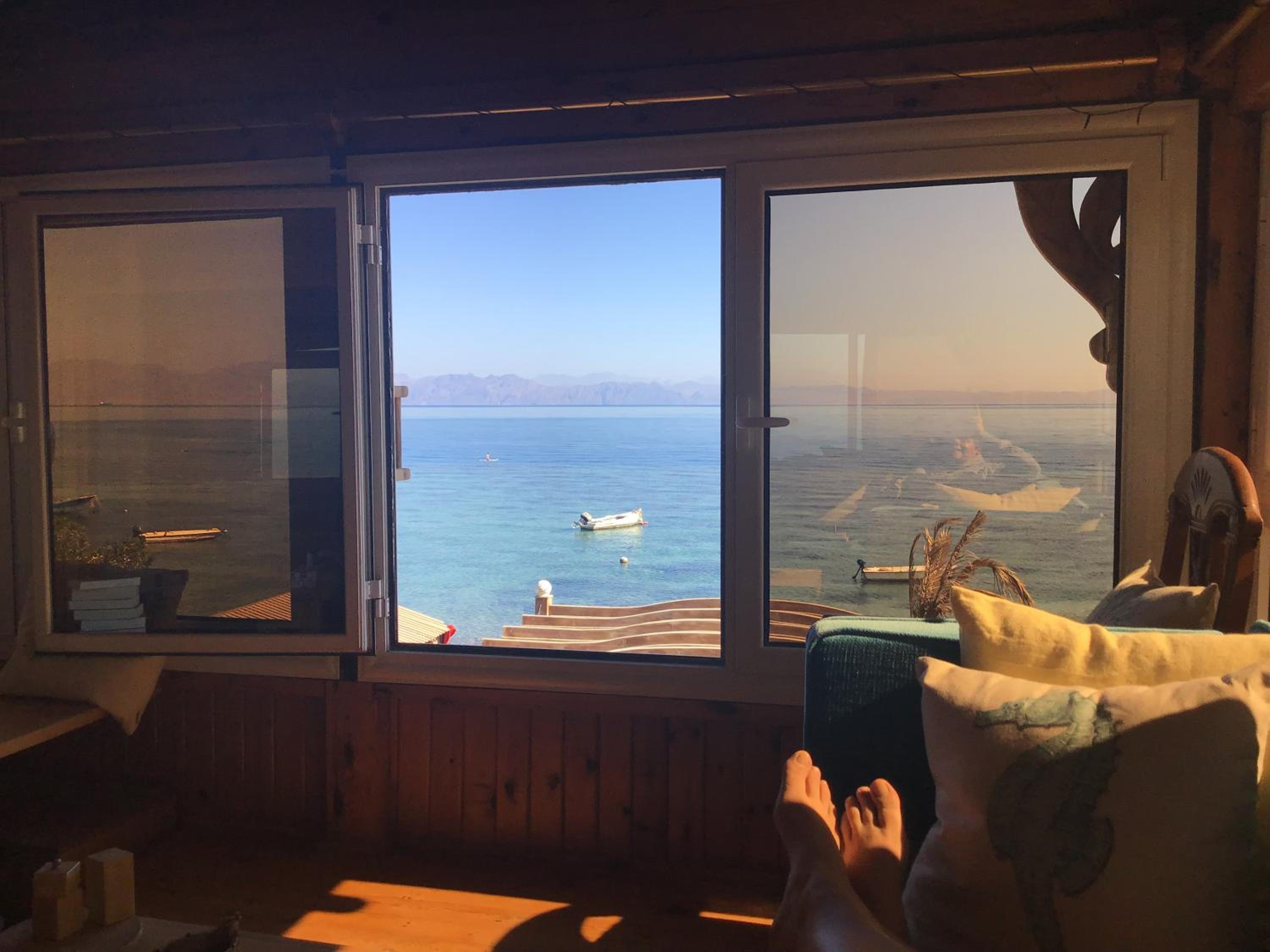 Villa Kon Tiki with private beach view 5